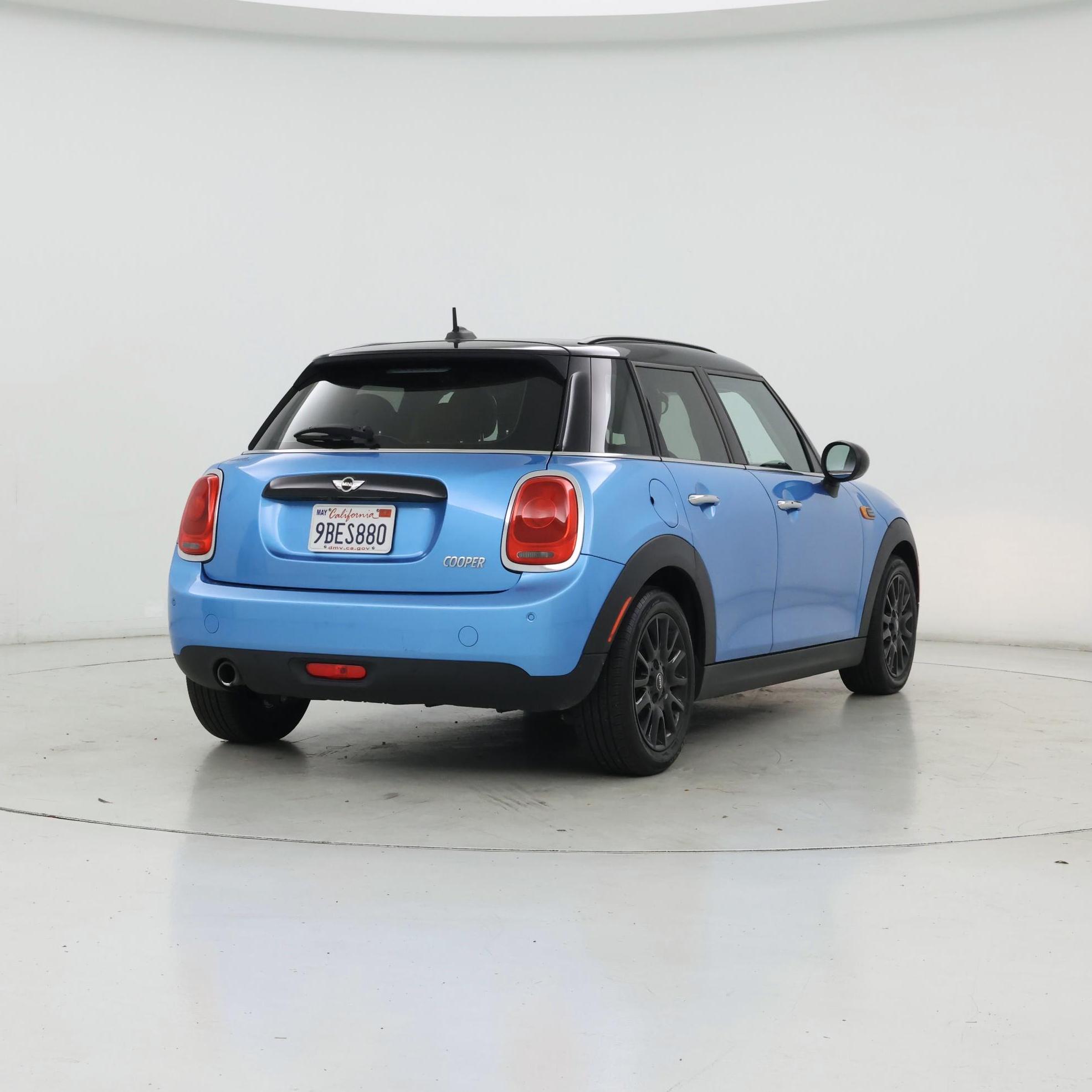 Thumbnail: 2018 MINI Cooper Hardtop - 8