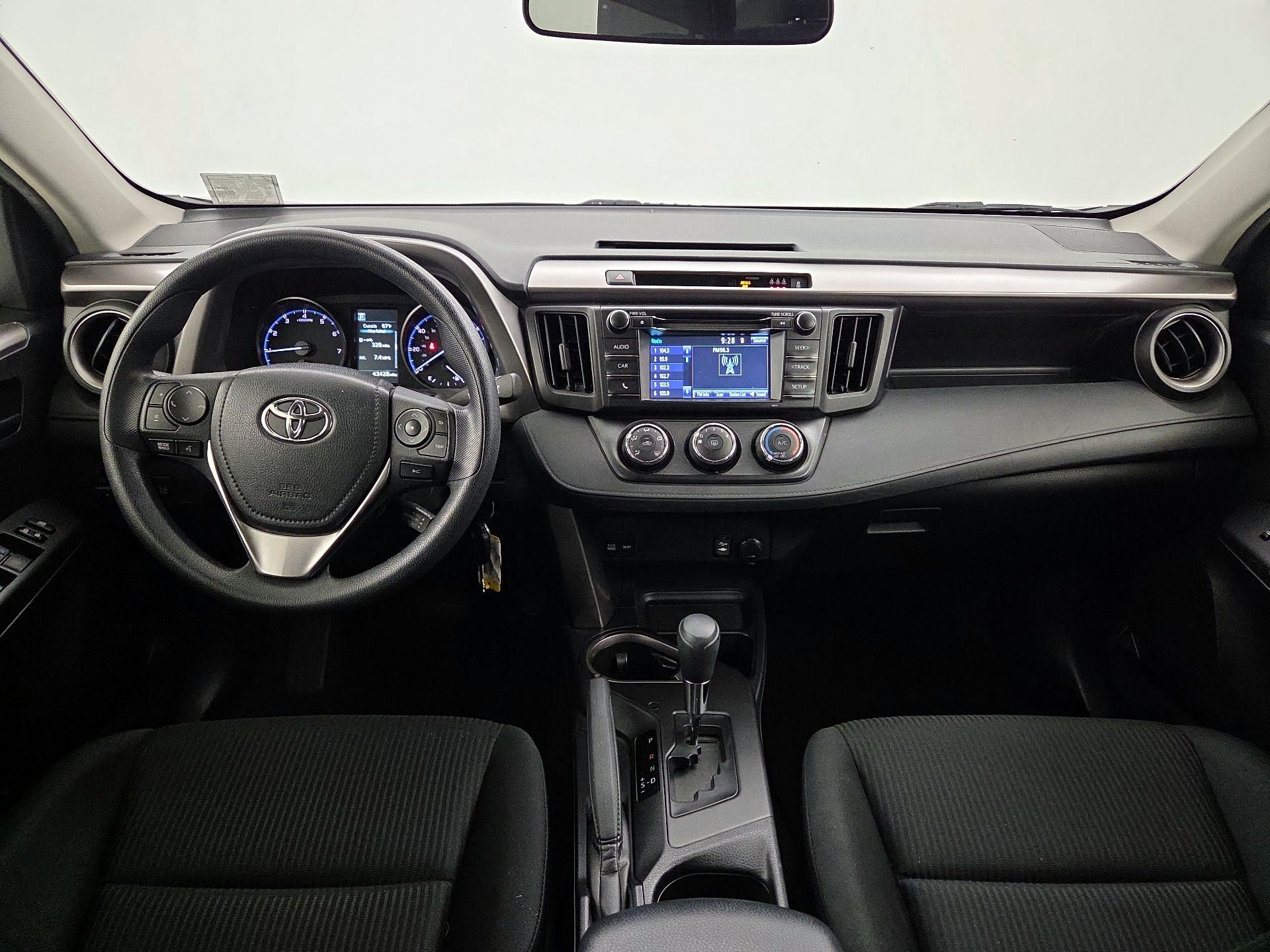 Thumbnail: 2017 Toyota RAV4 - 9
