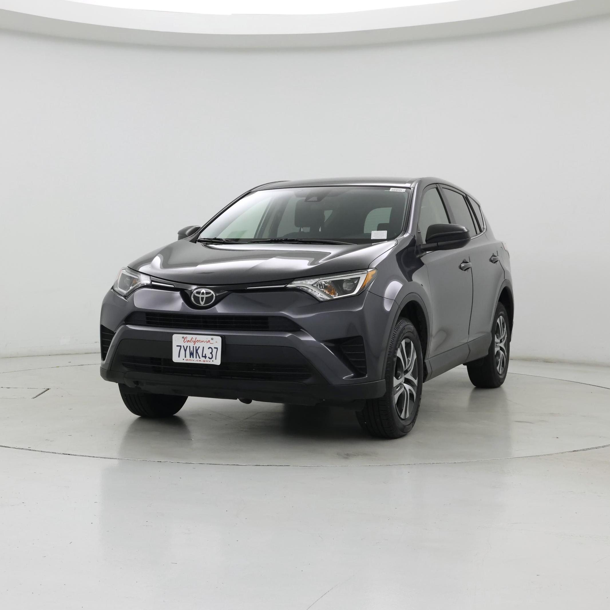 Thumbnail: 2017 Toyota RAV4 - 4