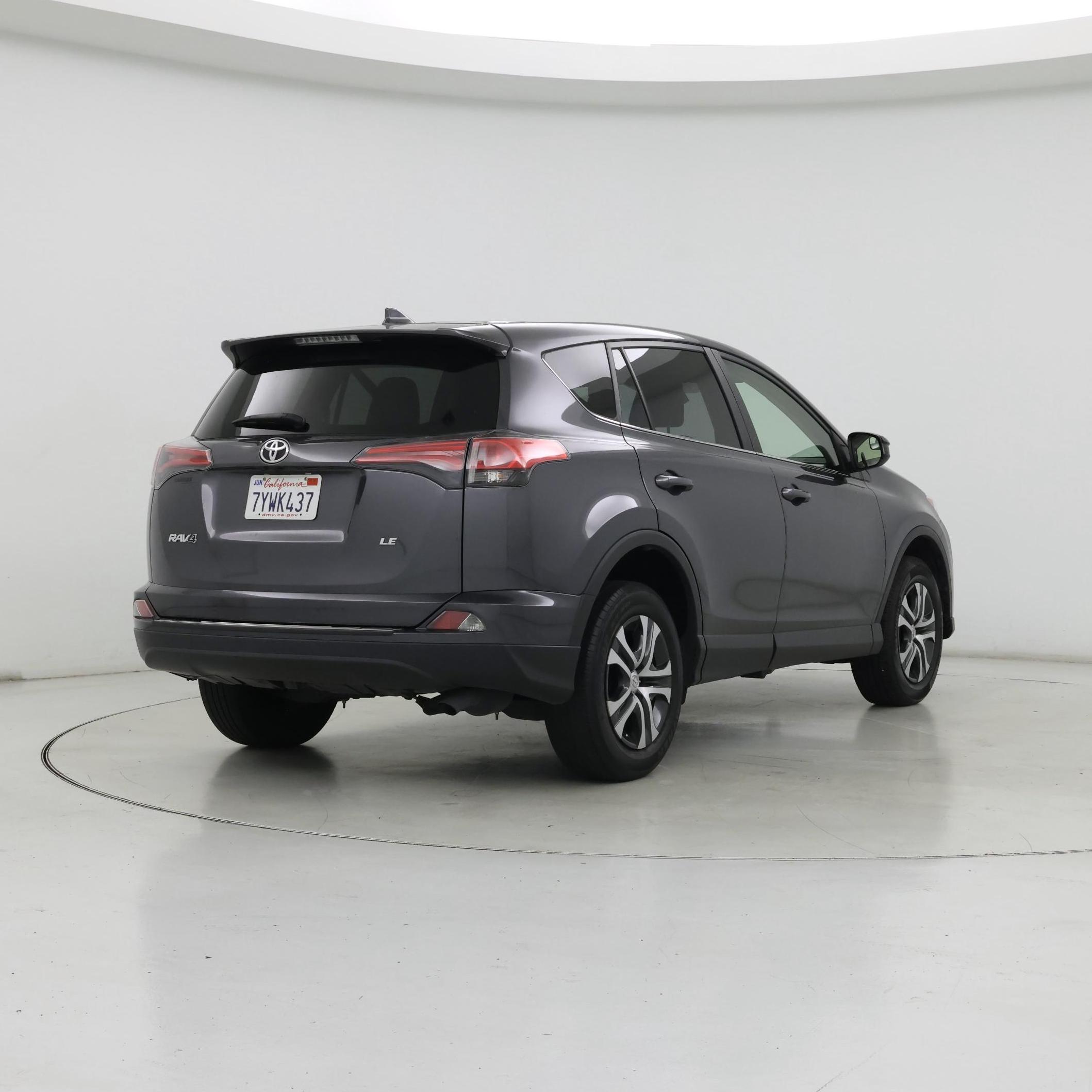 Thumbnail: 2017 Toyota RAV4 - 8
