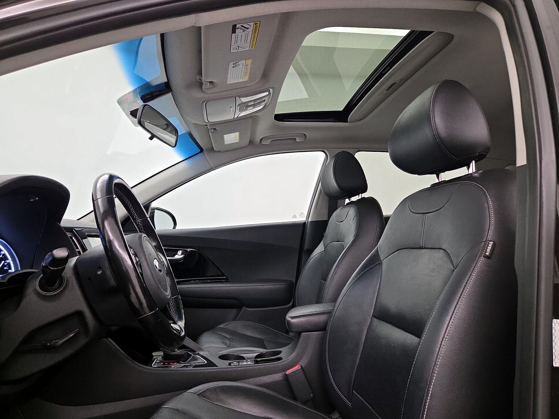 Thumbnail: 2017 Kia Niro - 20