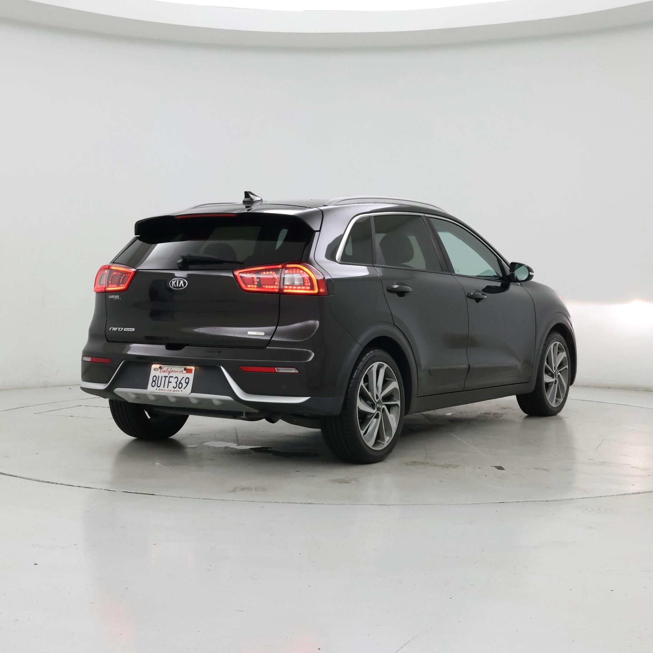 Thumbnail: 2017 Kia Niro - 8