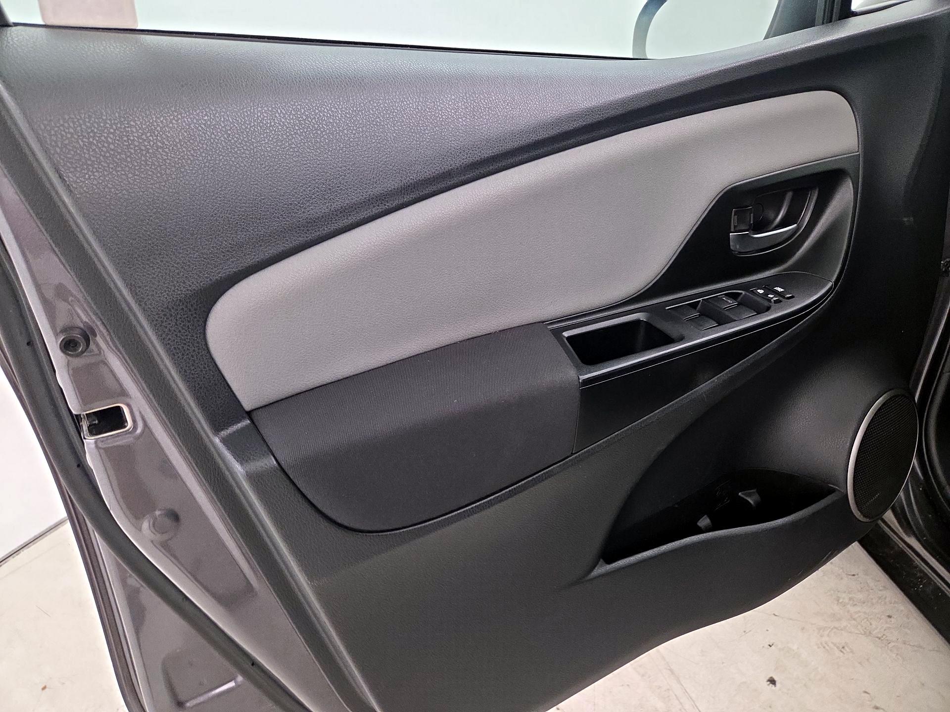 Thumbnail: 2016 Toyota Yaris - 12