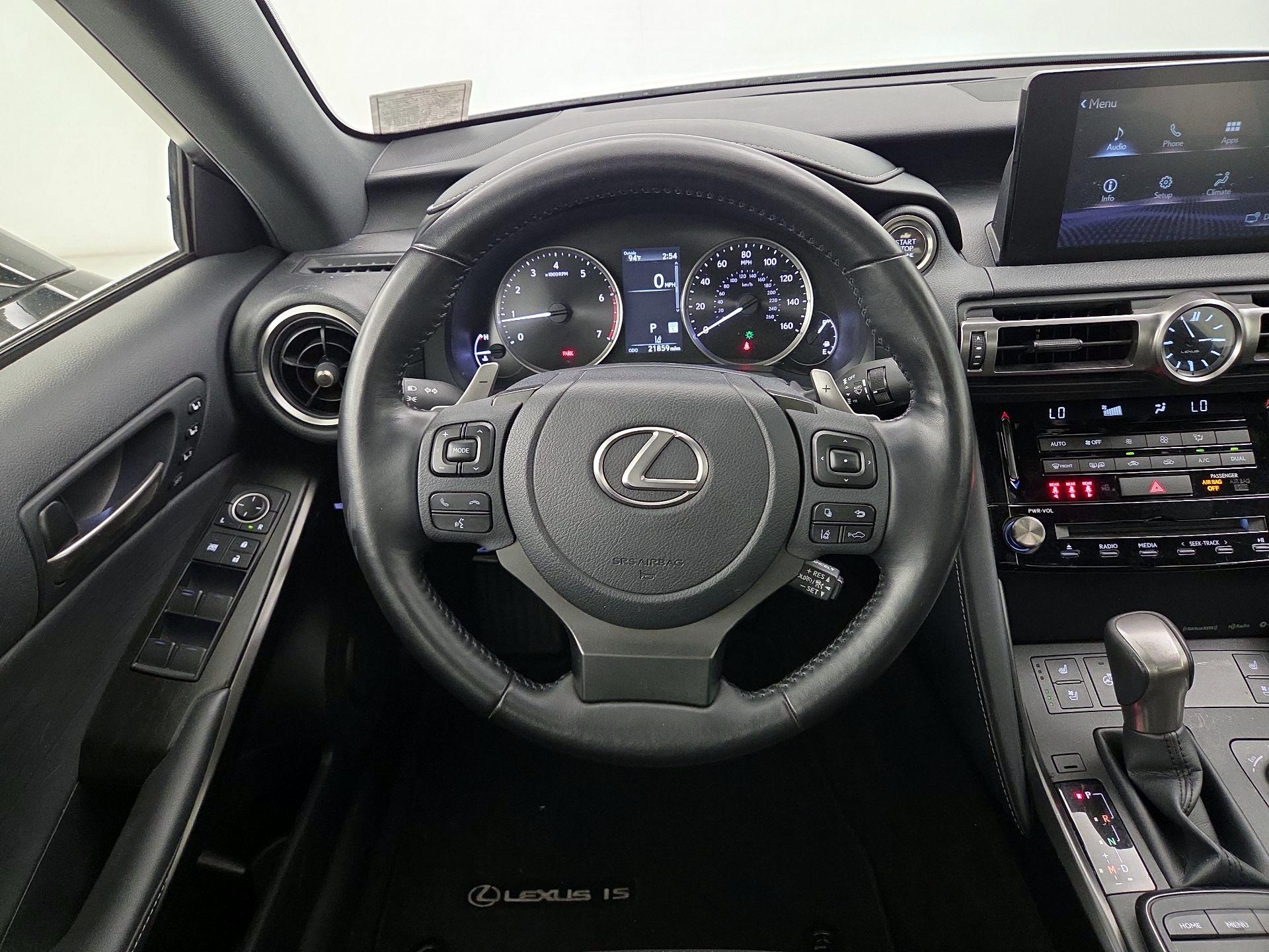 Thumbnail: 2022 Lexus IS - 10