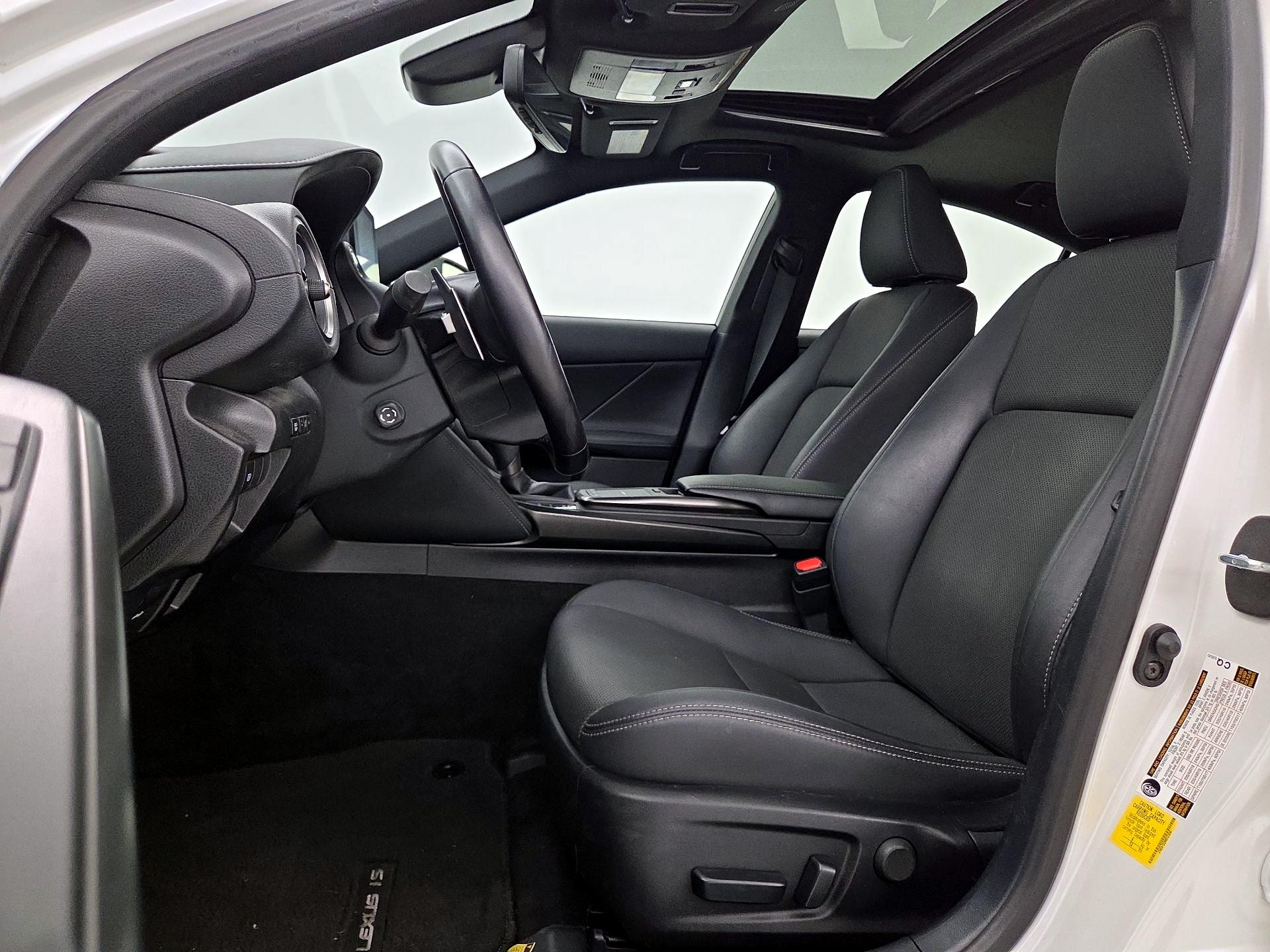 Thumbnail: 2022 Lexus IS - 11