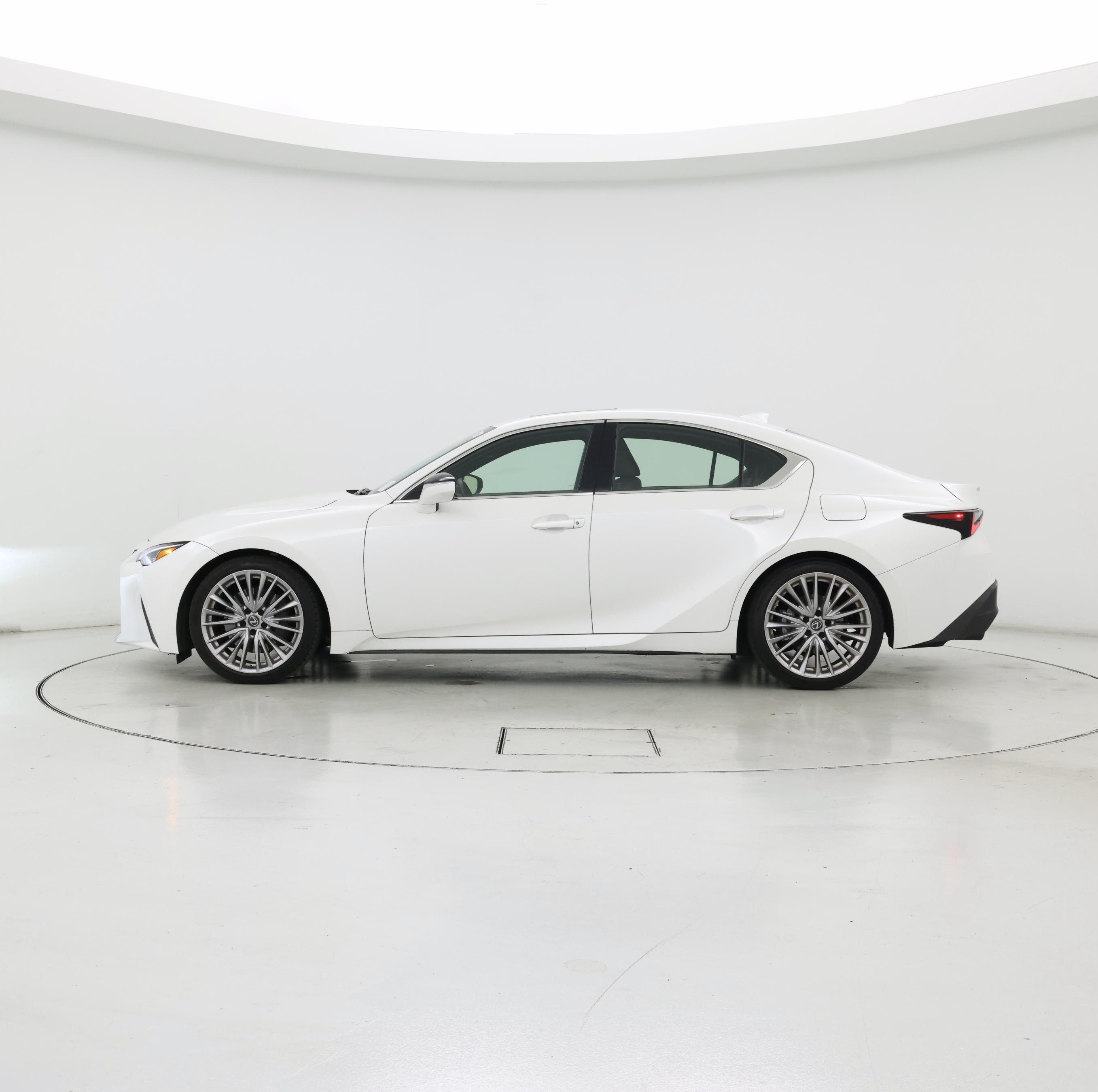 Thumbnail: 2022 Lexus IS - 3