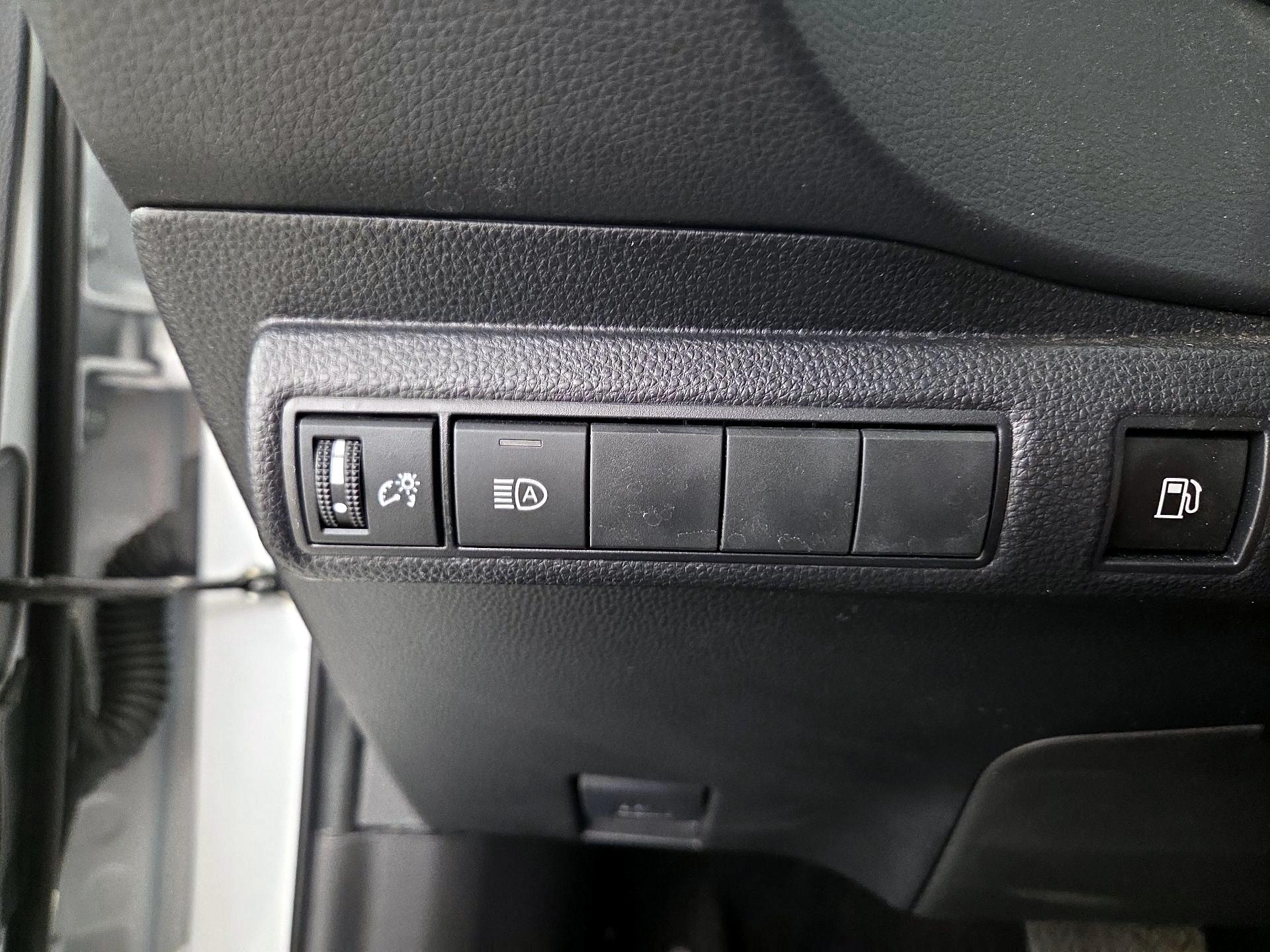 Thumbnail: 2025 Toyota Corolla - 13