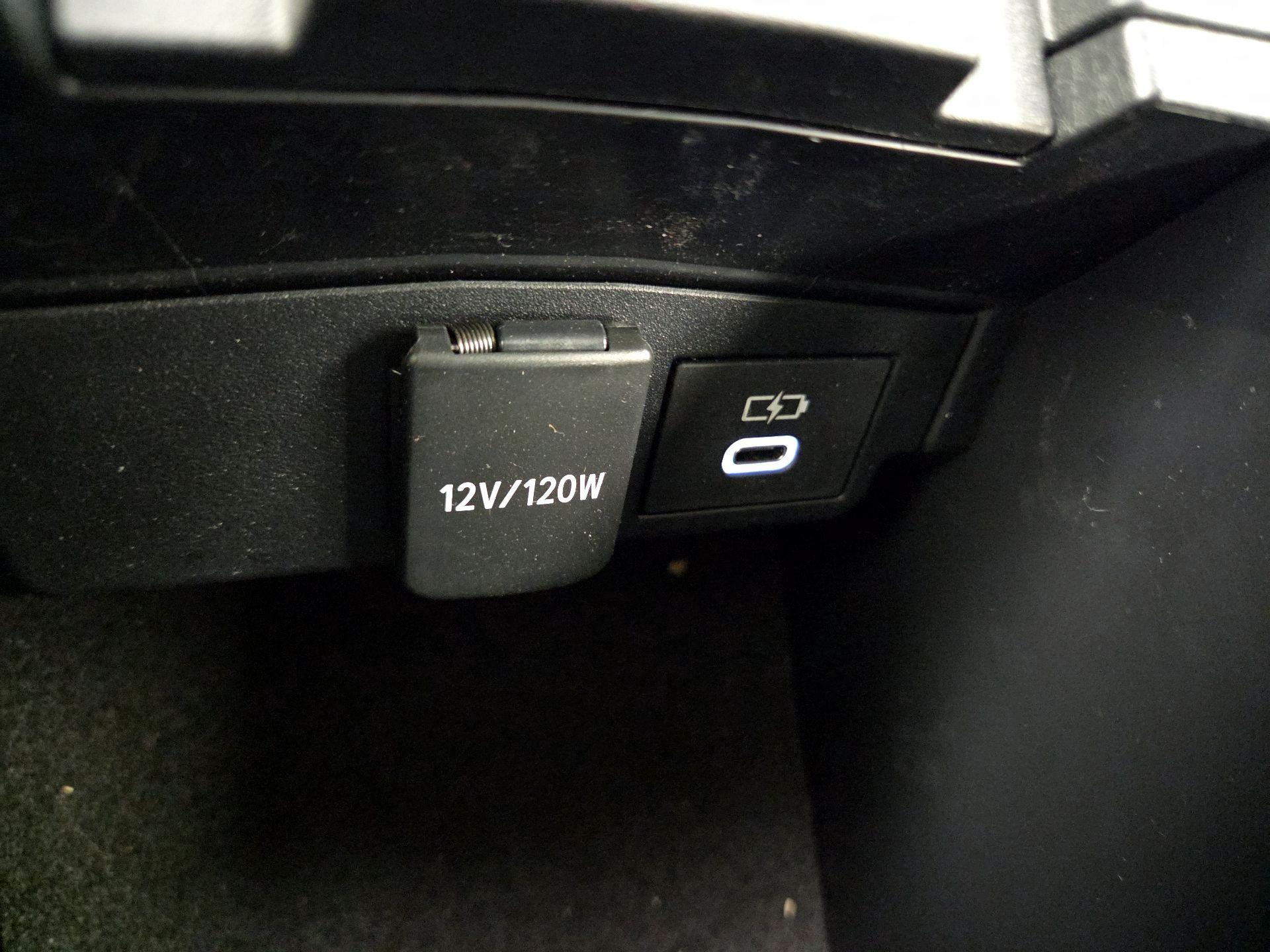 Thumbnail: 2025 Toyota Corolla - 18