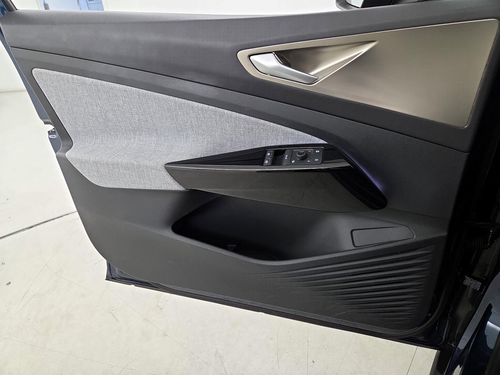 Thumbnail: 2023 Volkswagen ID.4 - 12