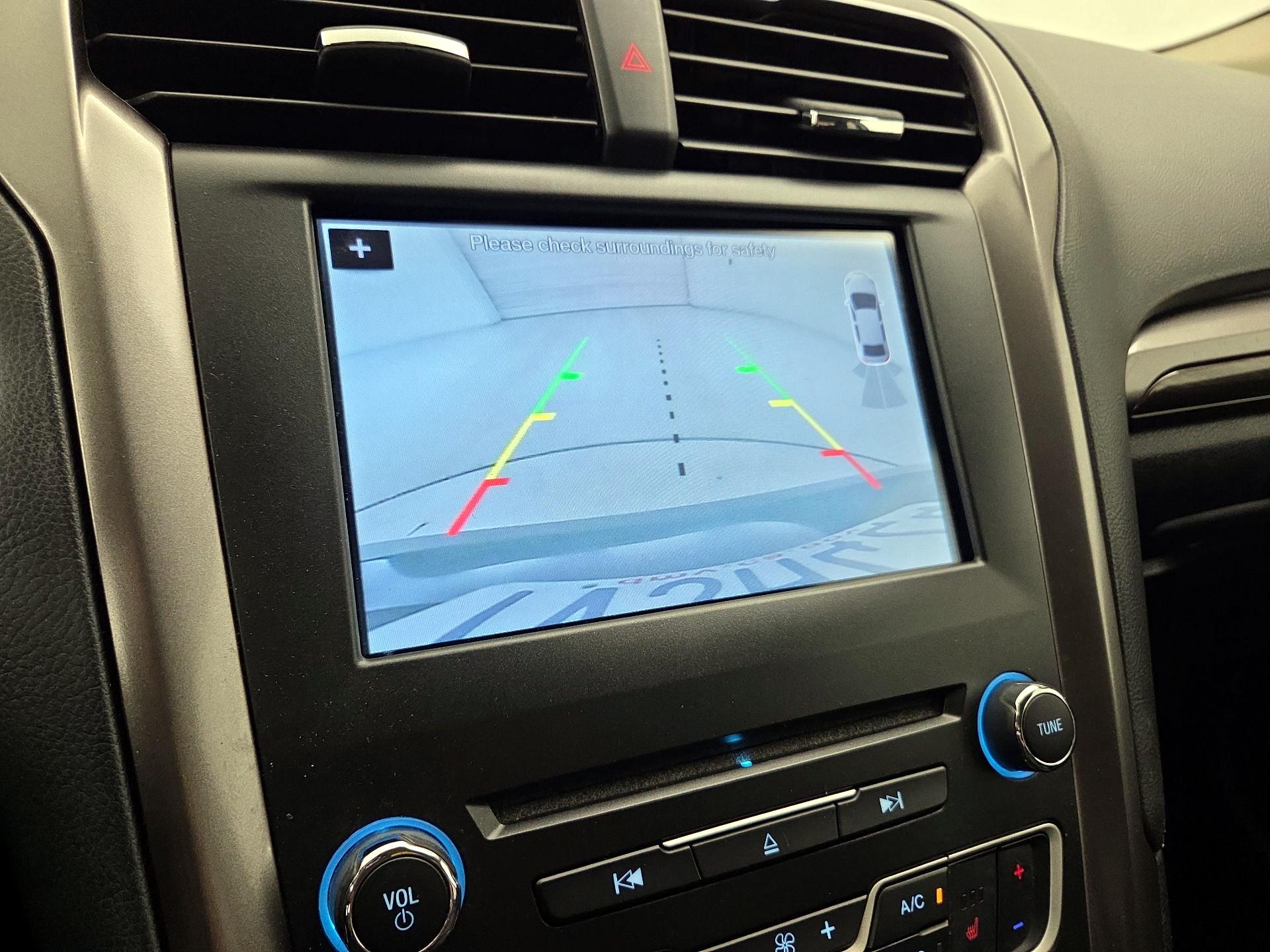 Thumbnail: 2017 Ford Fusion - 15