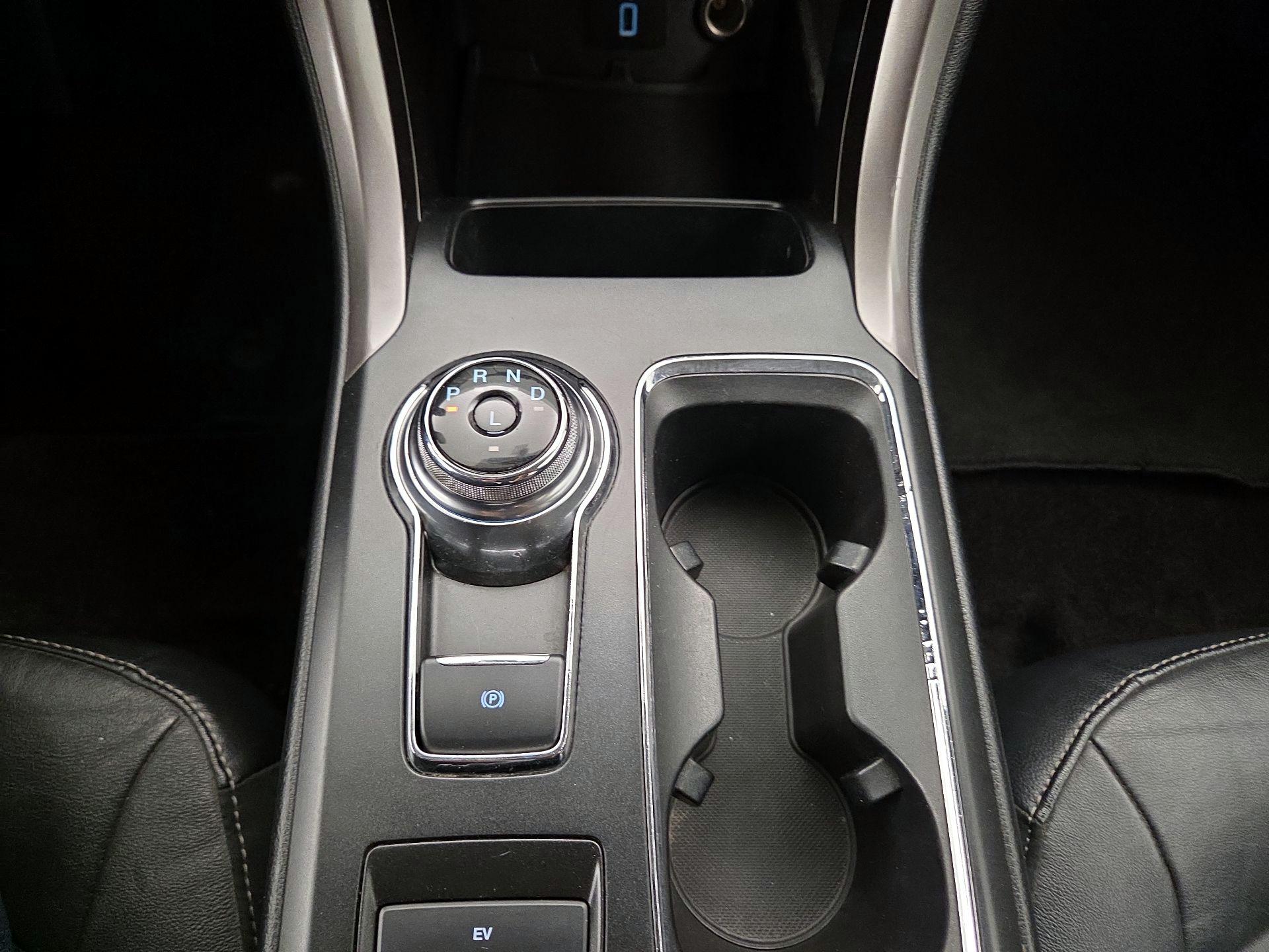 Thumbnail: 2017 Ford Fusion - 18