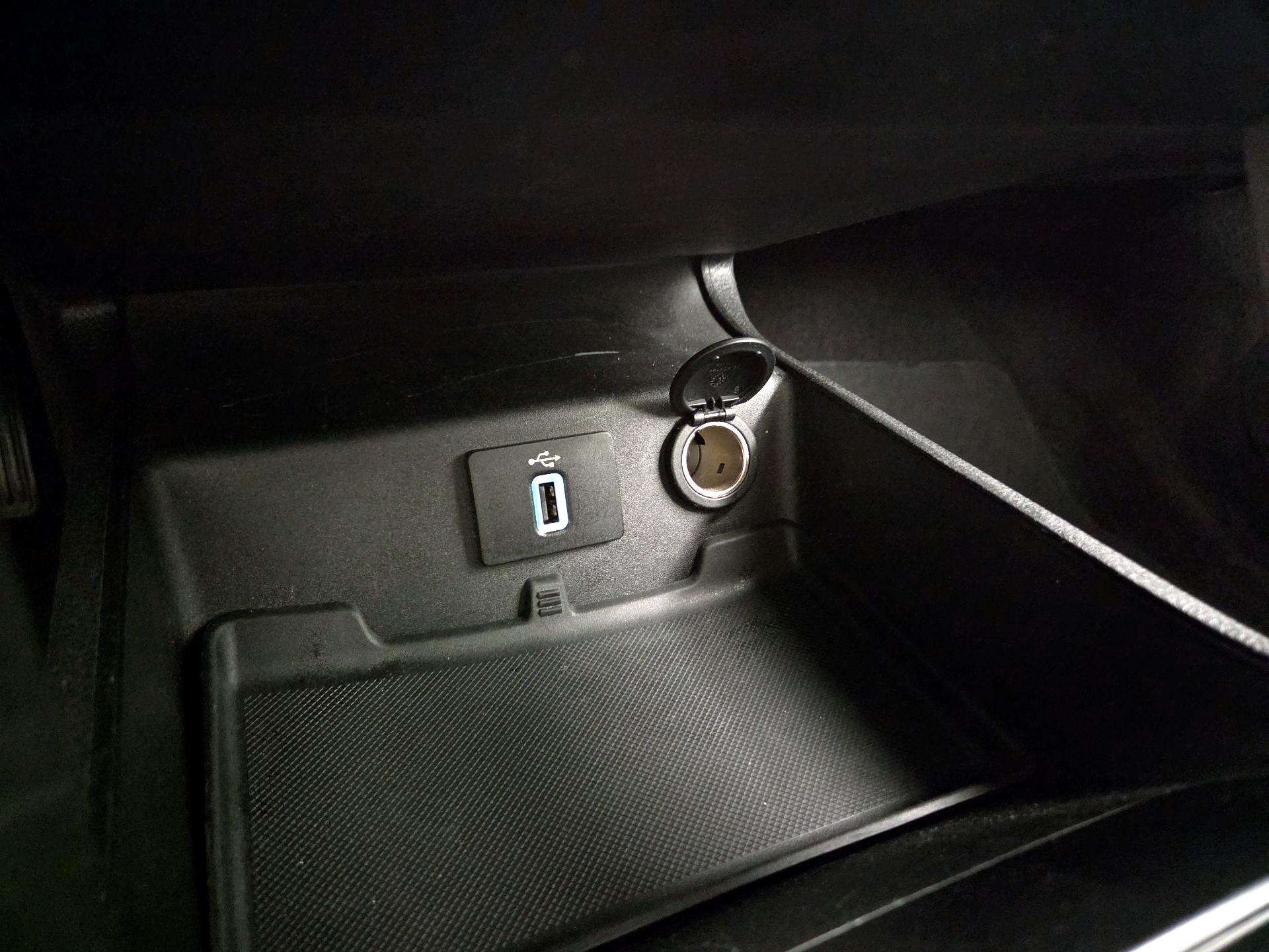 Thumbnail: 2017 Ford Fusion - 19