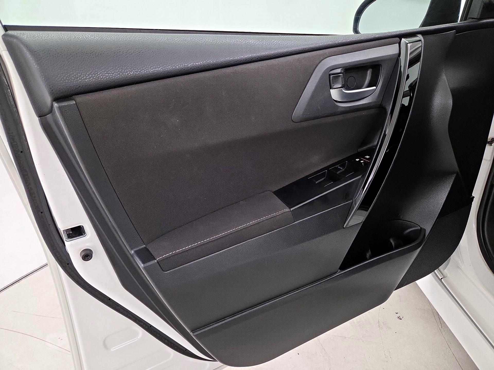 Thumbnail: 2017 Toyota Corolla iM - 12