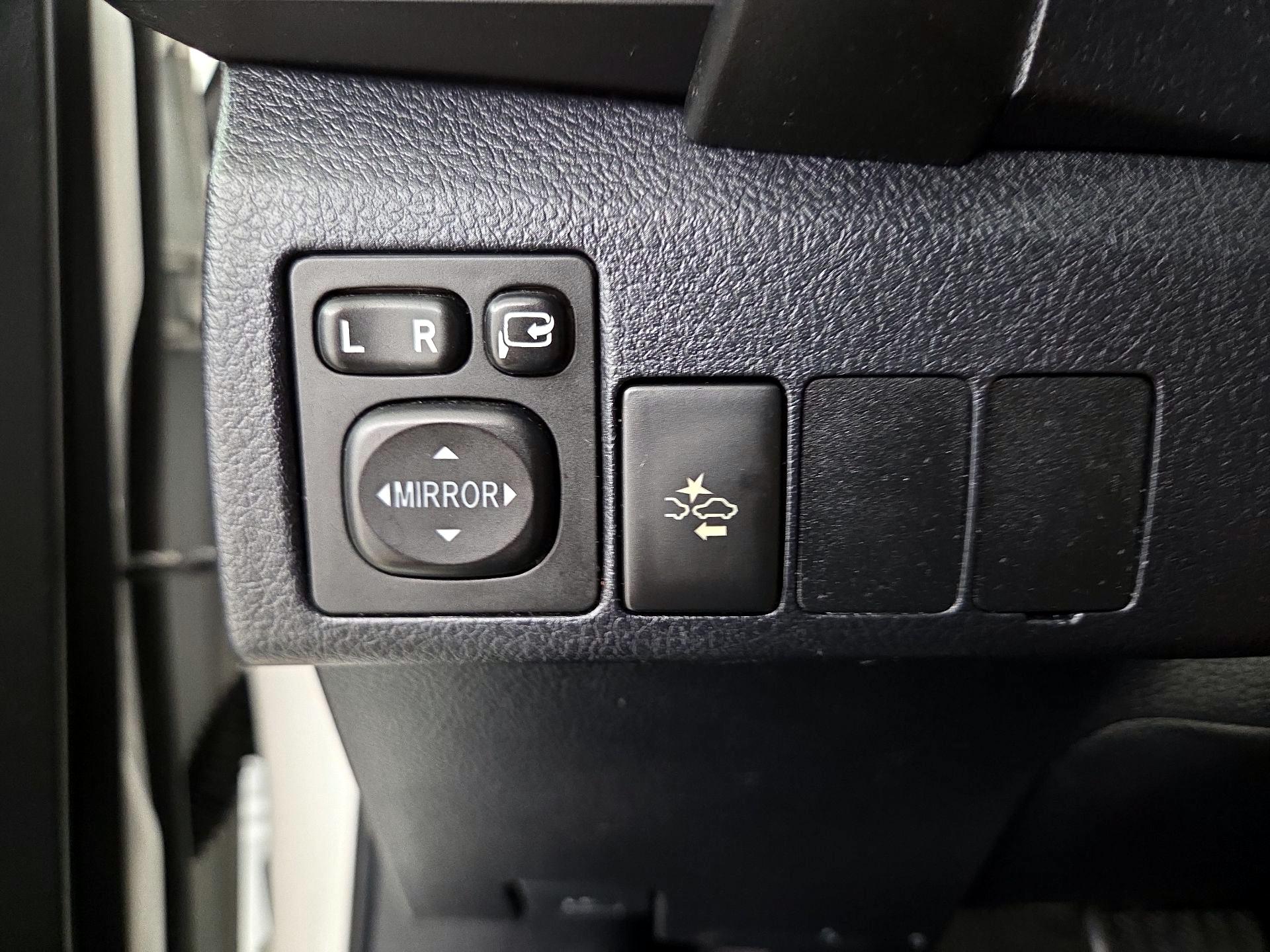 Thumbnail: 2017 Toyota Corolla iM - 13