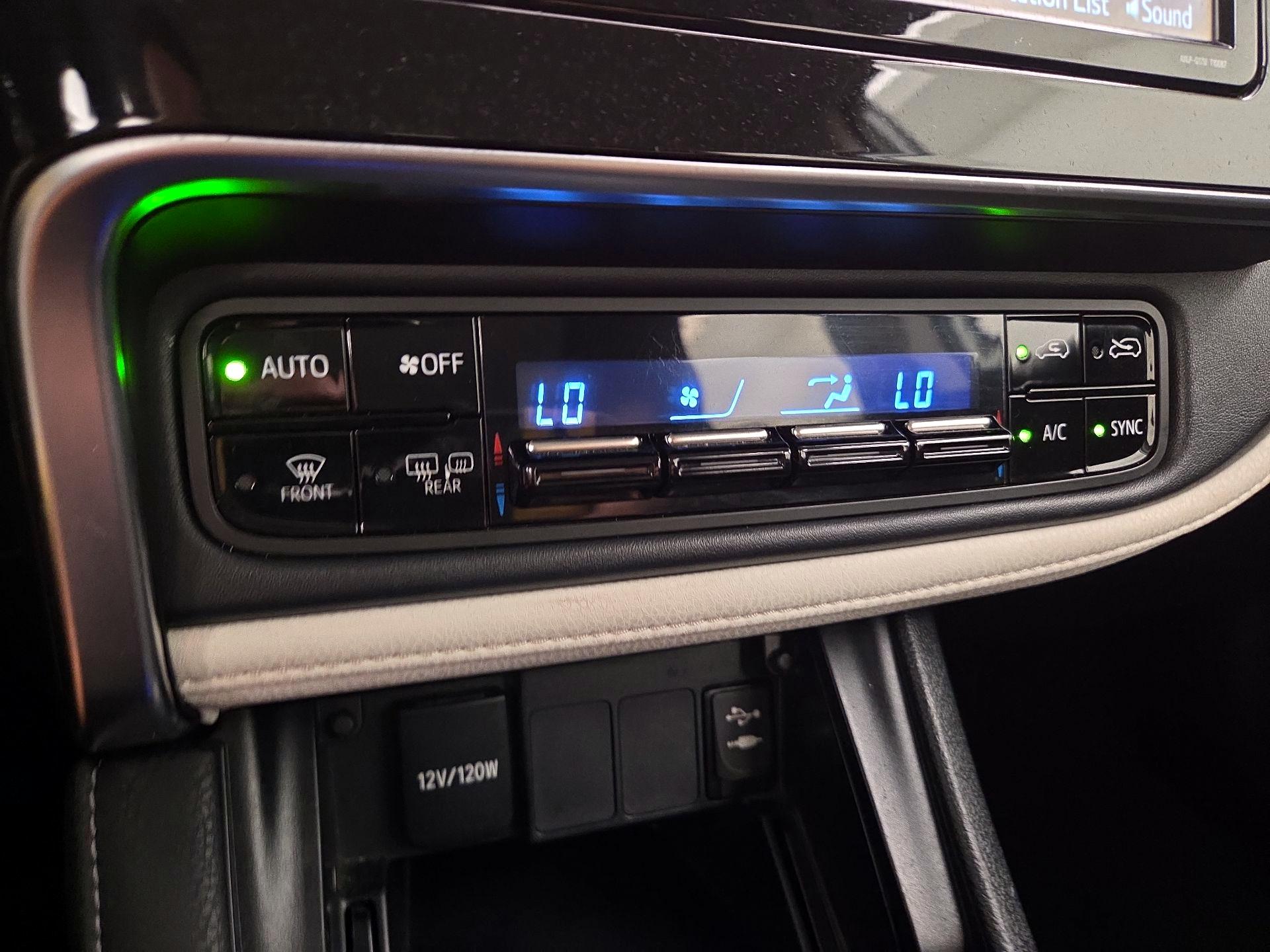 Thumbnail: 2017 Toyota Corolla iM - 16