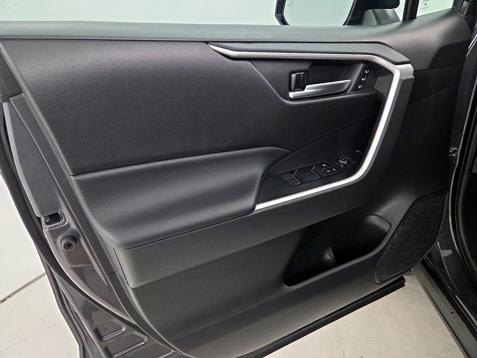 Thumbnail: 2024 Toyota RAV4 - 12