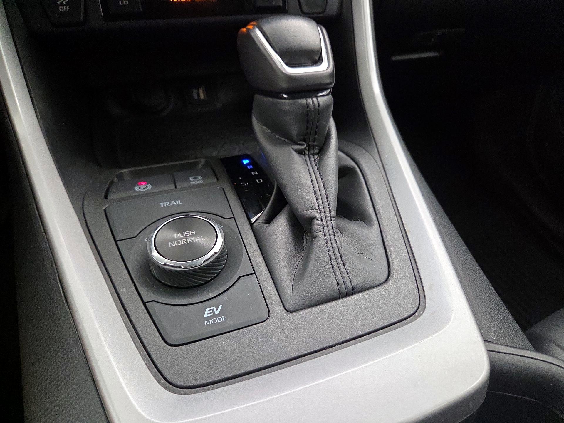 Thumbnail: 2024 Toyota RAV4 - 17