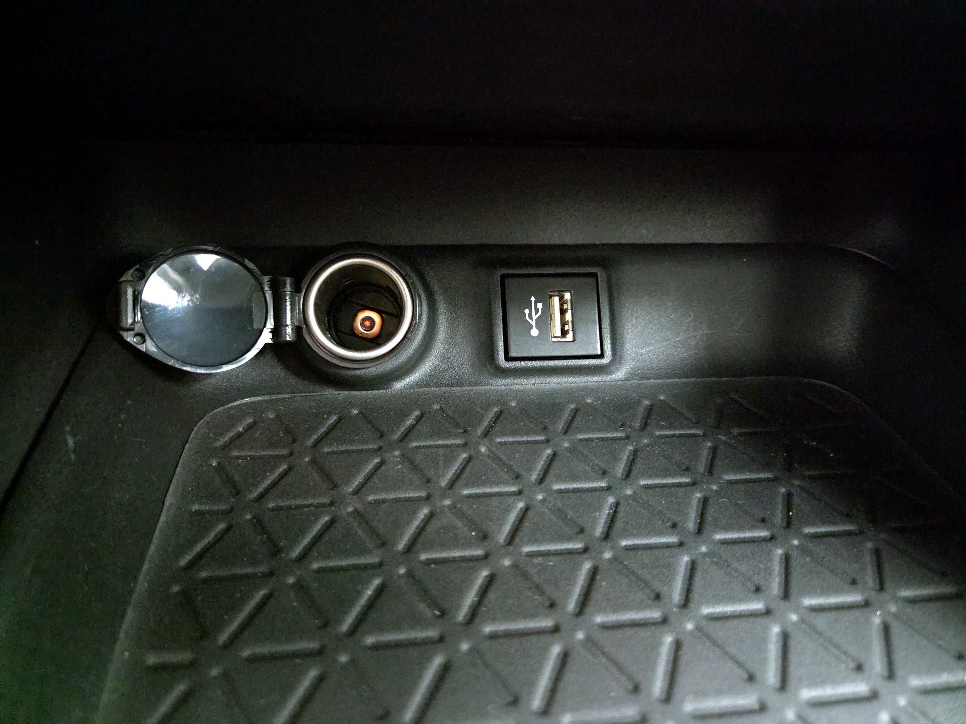 Thumbnail: 2024 Toyota RAV4 - 18