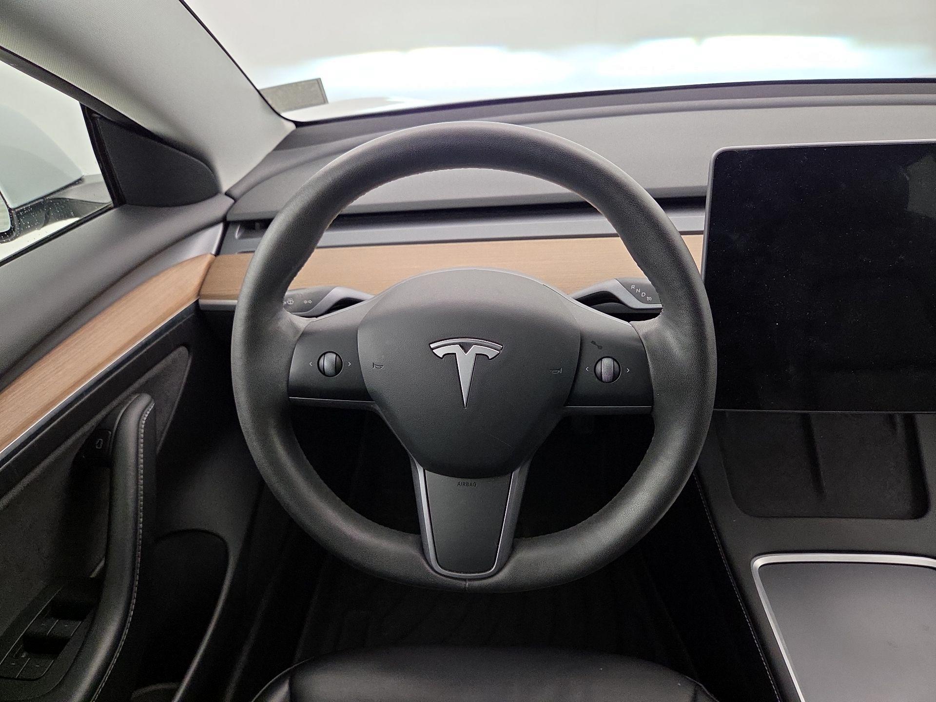 Thumbnail: 2021 Tesla Model 3 - 10