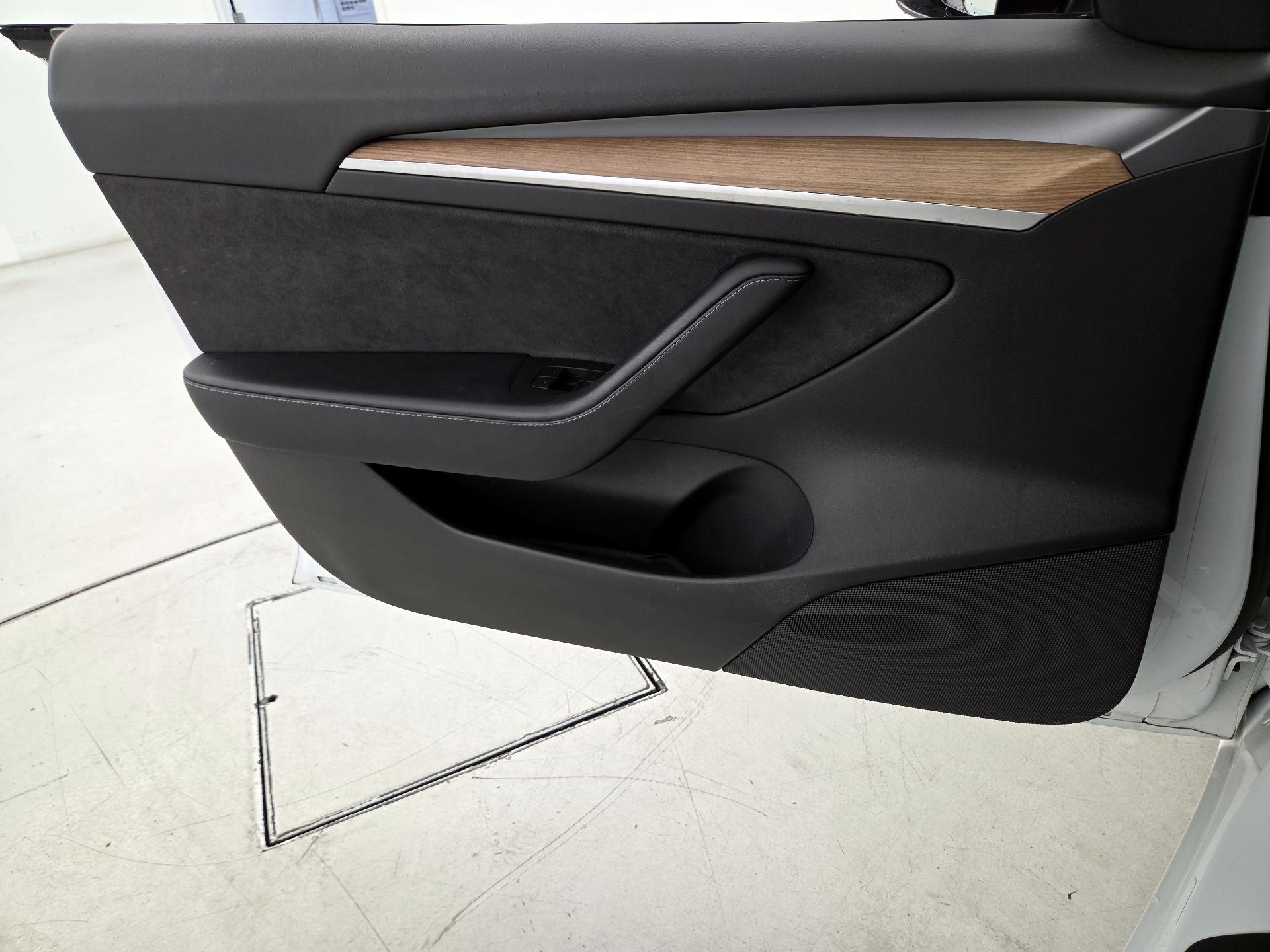 Thumbnail: 2021 Tesla Model 3 - 12