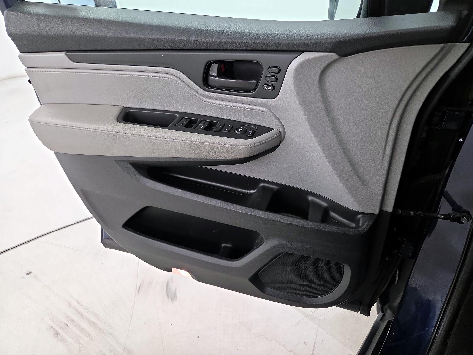 Thumbnail: 2020 Honda Odyssey - 12