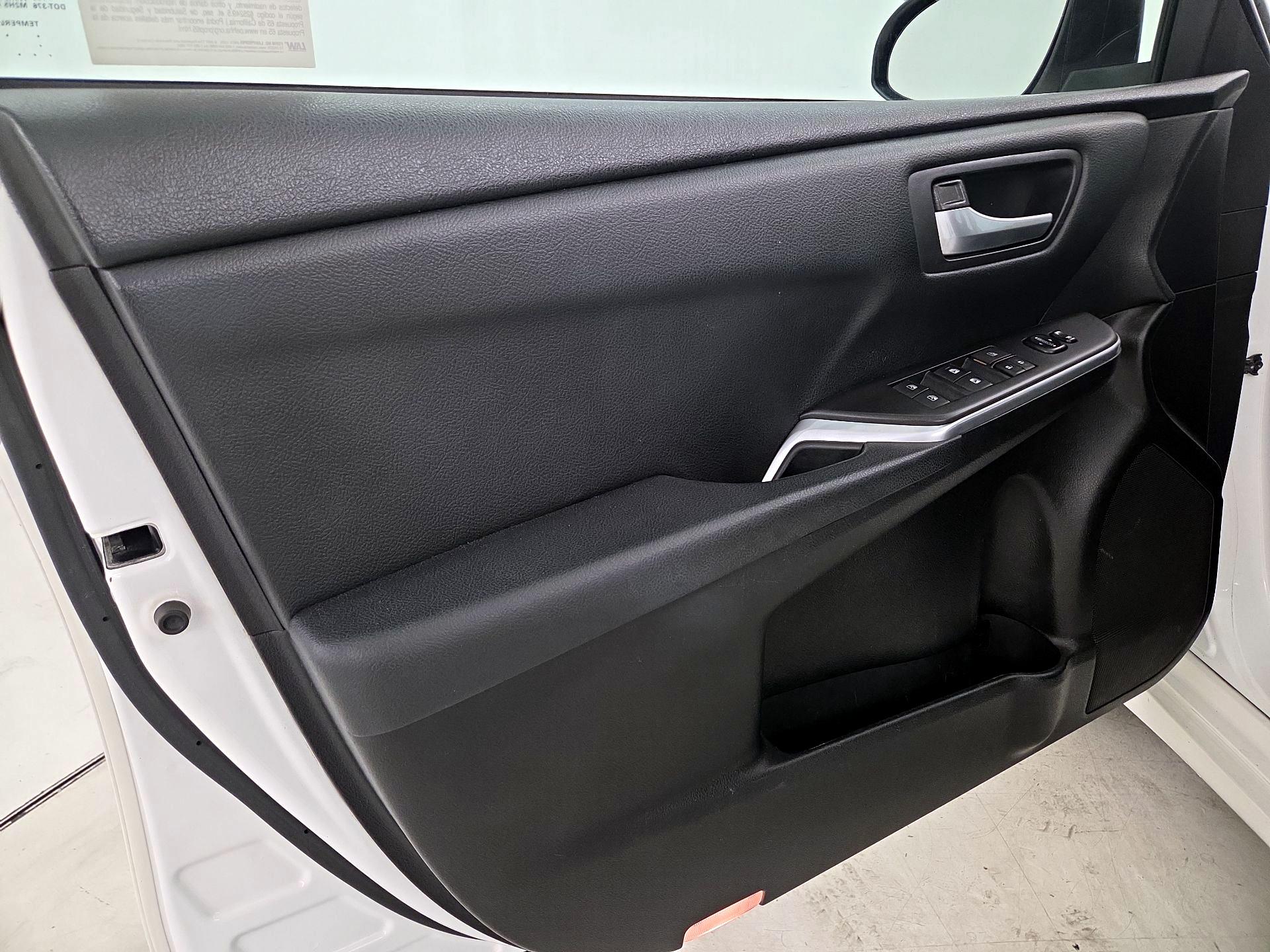 Thumbnail: 2015 Toyota Camry - 12