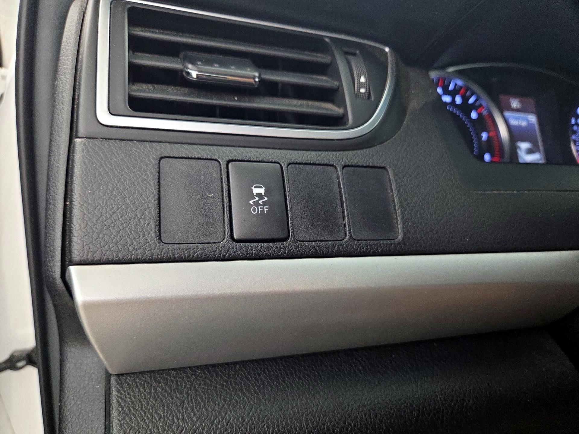 Thumbnail: 2015 Toyota Camry - 13
