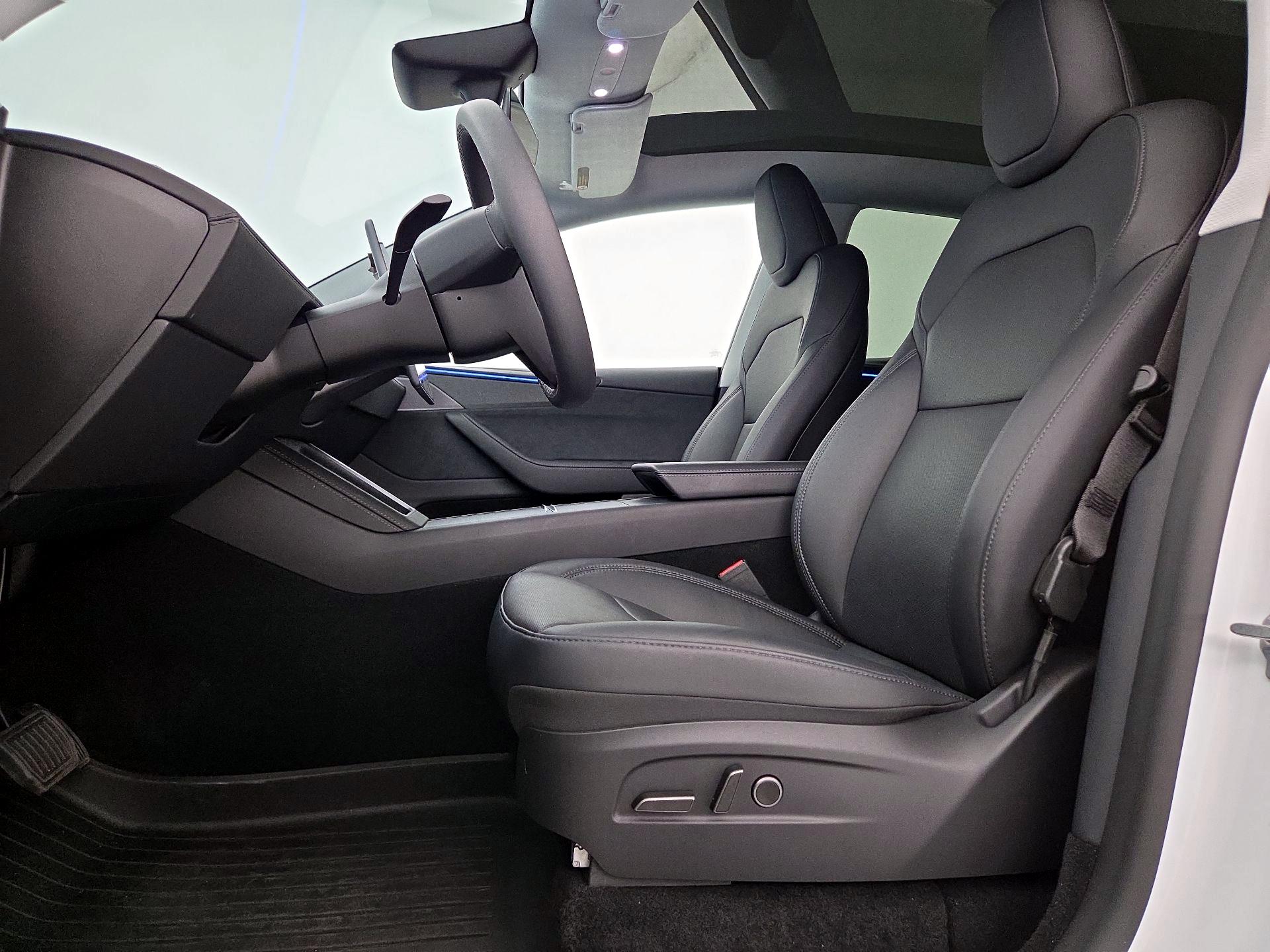 Thumbnail: 2026 Tesla Model Y - 11