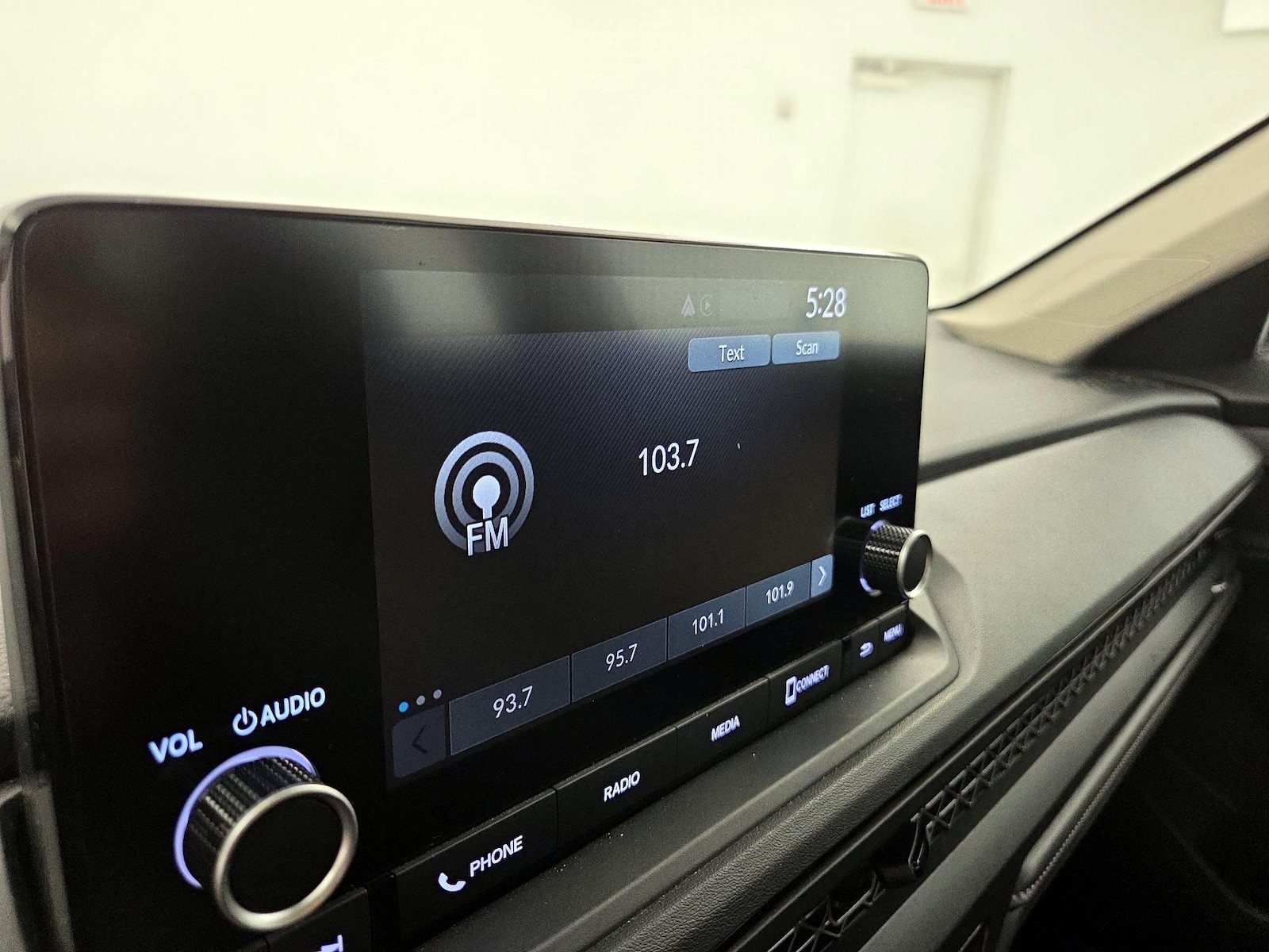 2025 Honda Accord LX - Photo 16