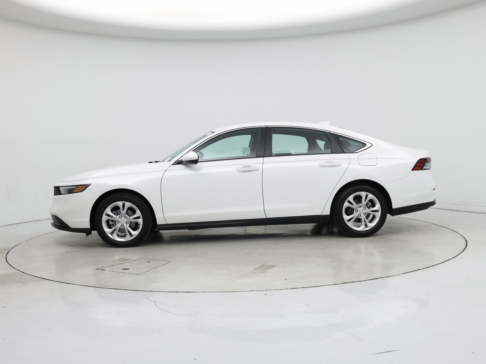 2025 Honda Accord LX - Photo 4