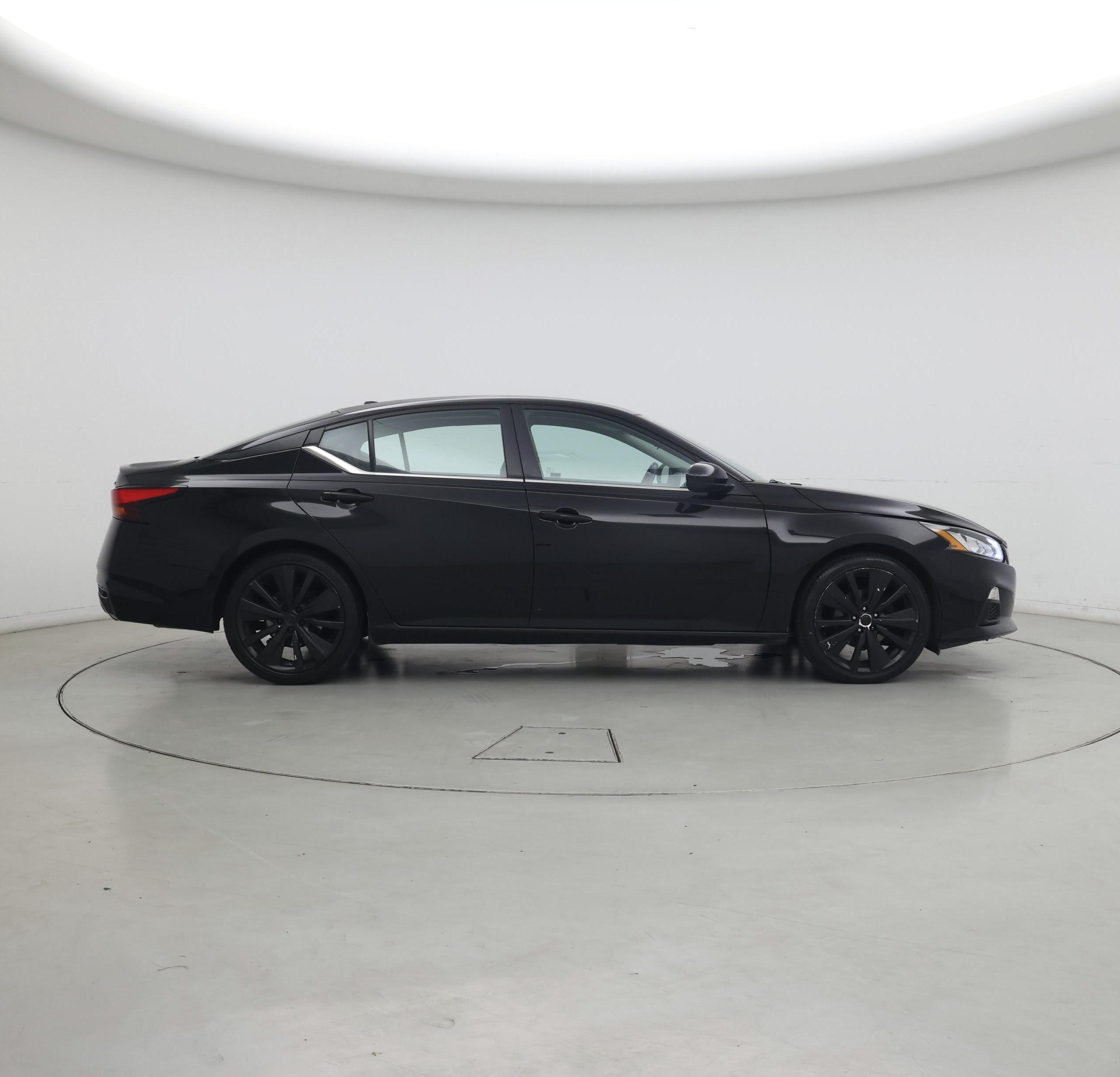 Thumbnail: 2021 Nissan Altima - 7