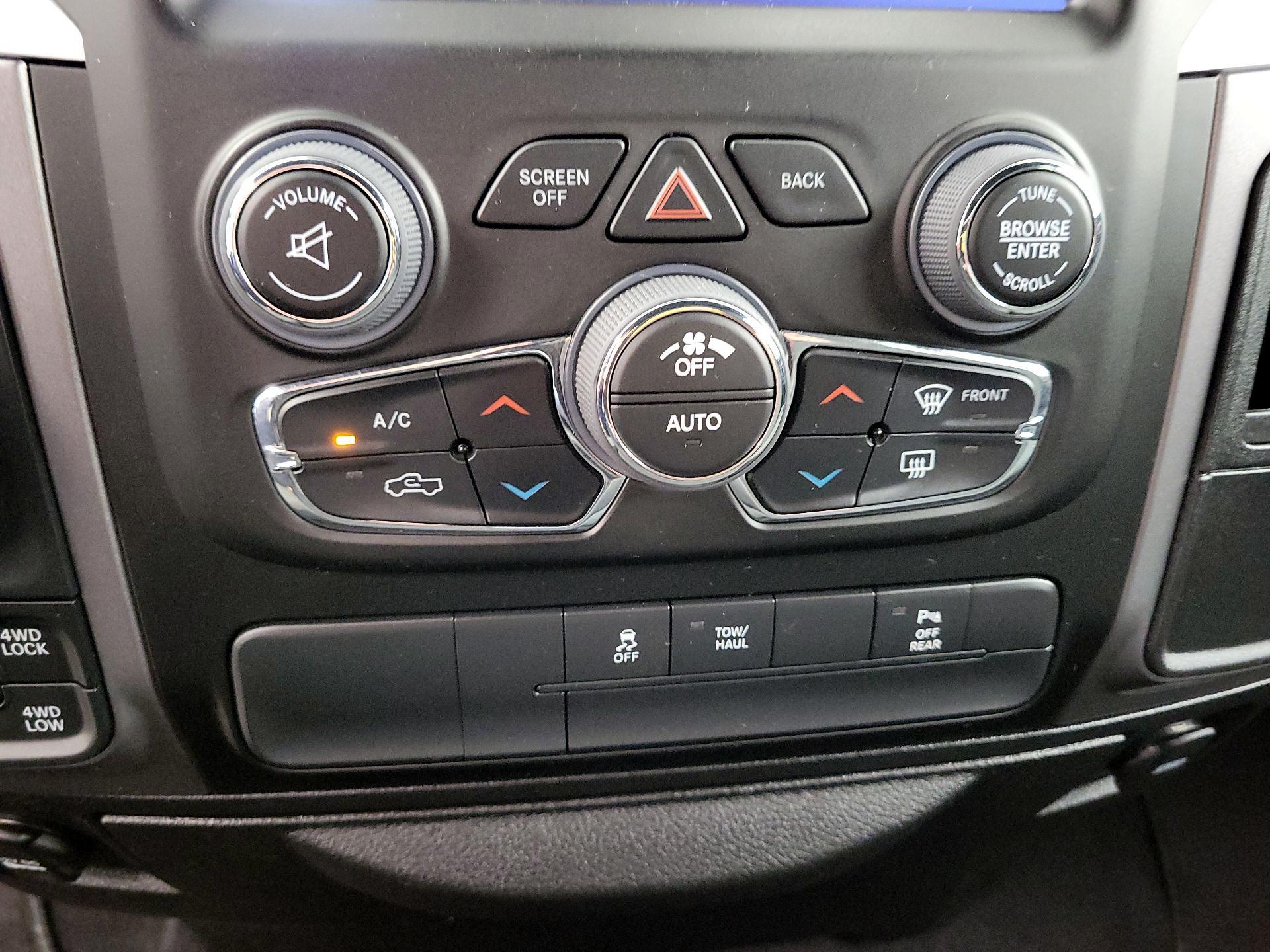 Thumbnail: 2022 RAM 1500 Classic - 16