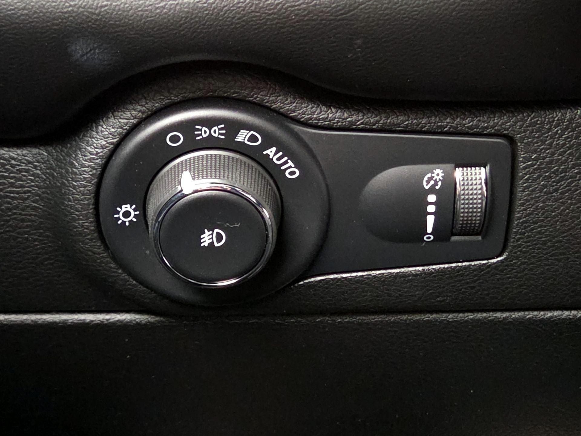 Thumbnail: 2022 Dodge Durango - 13