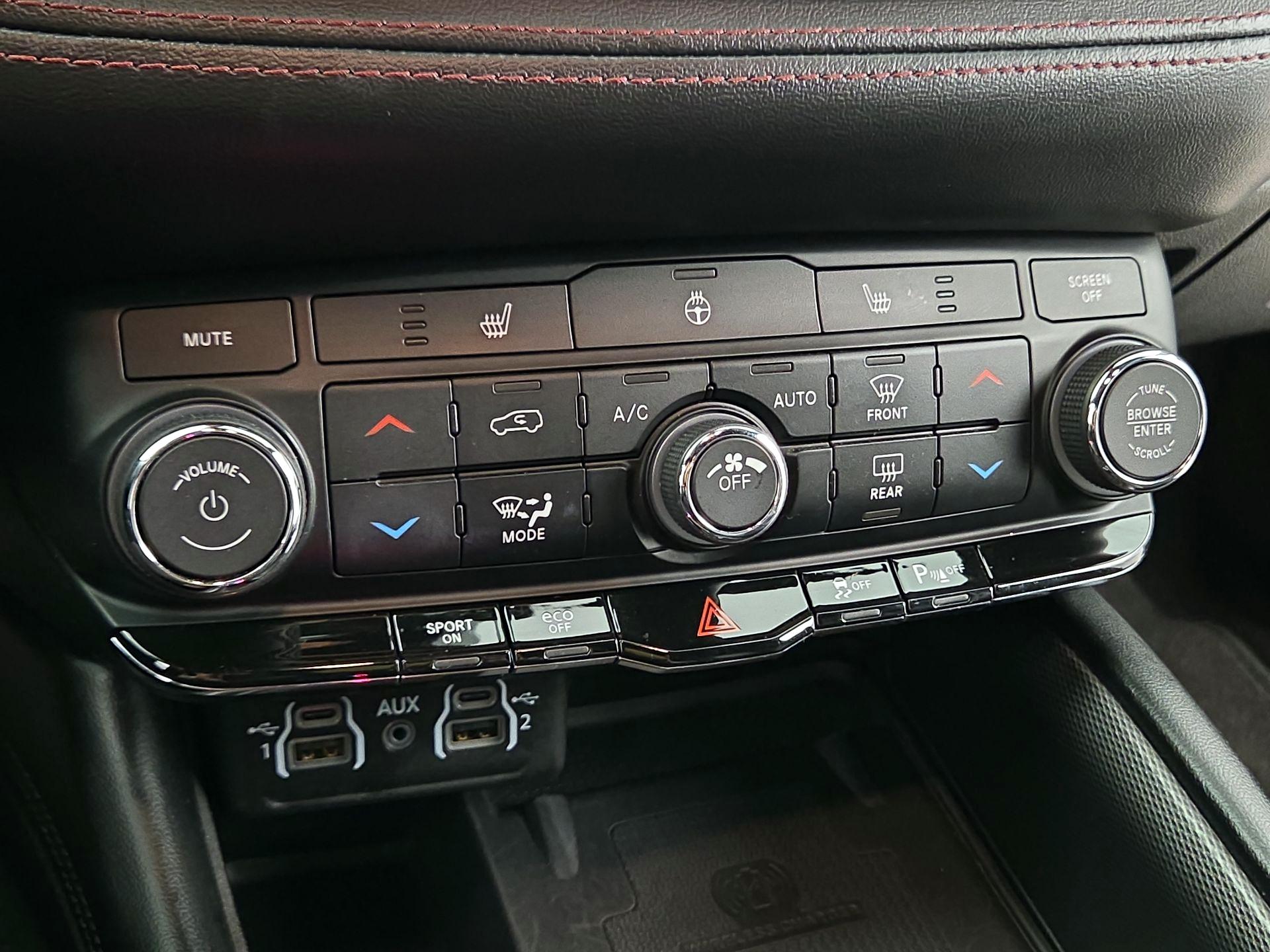 Thumbnail: 2022 Dodge Durango - 17