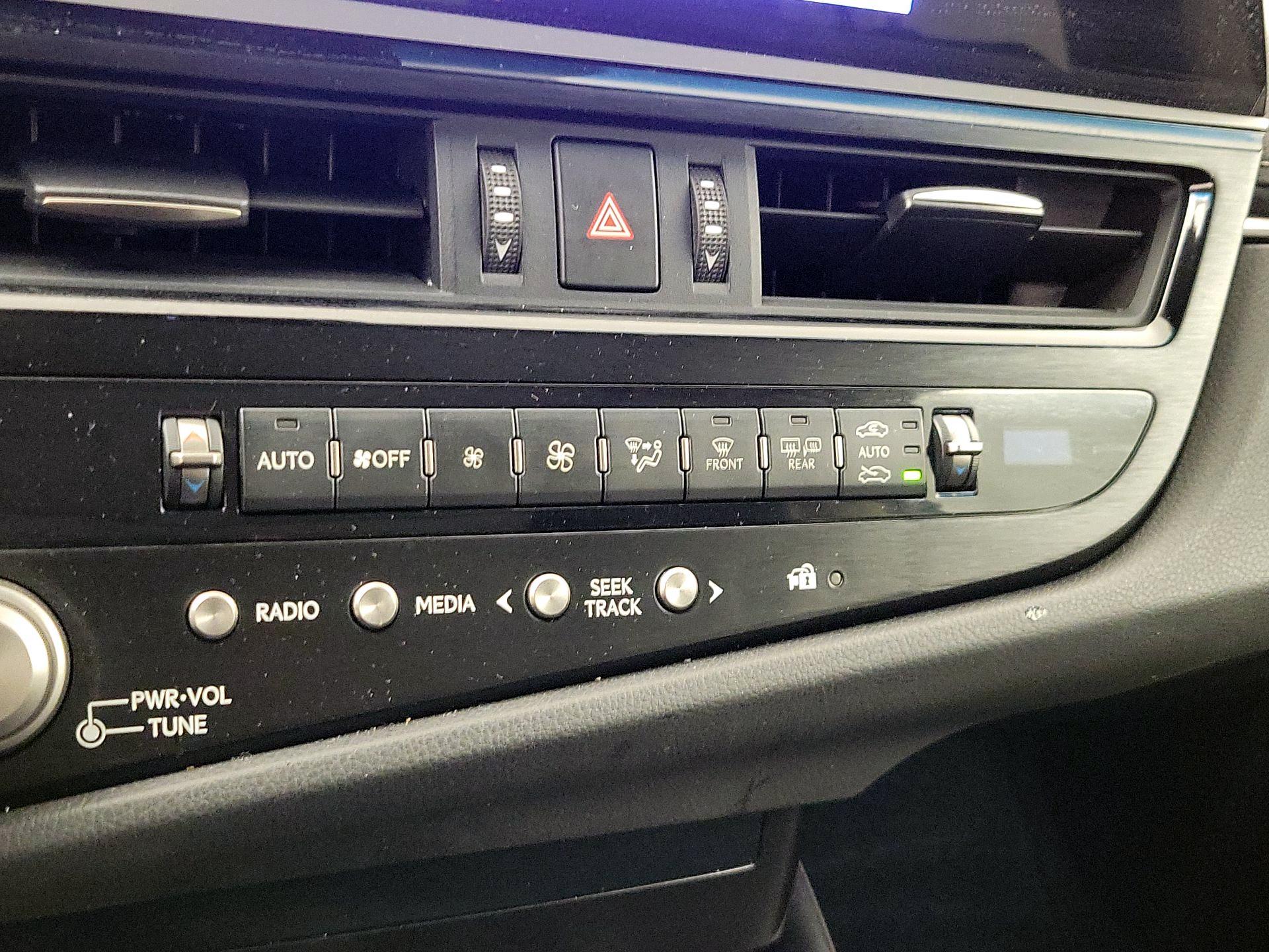 Thumbnail: 2023 Lexus ES - 16