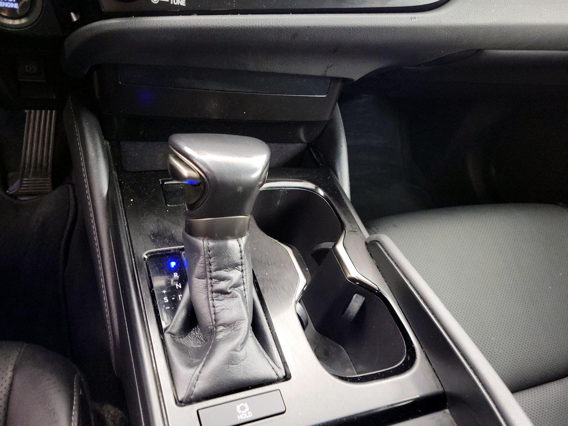 Thumbnail: 2023 Lexus ES - 17