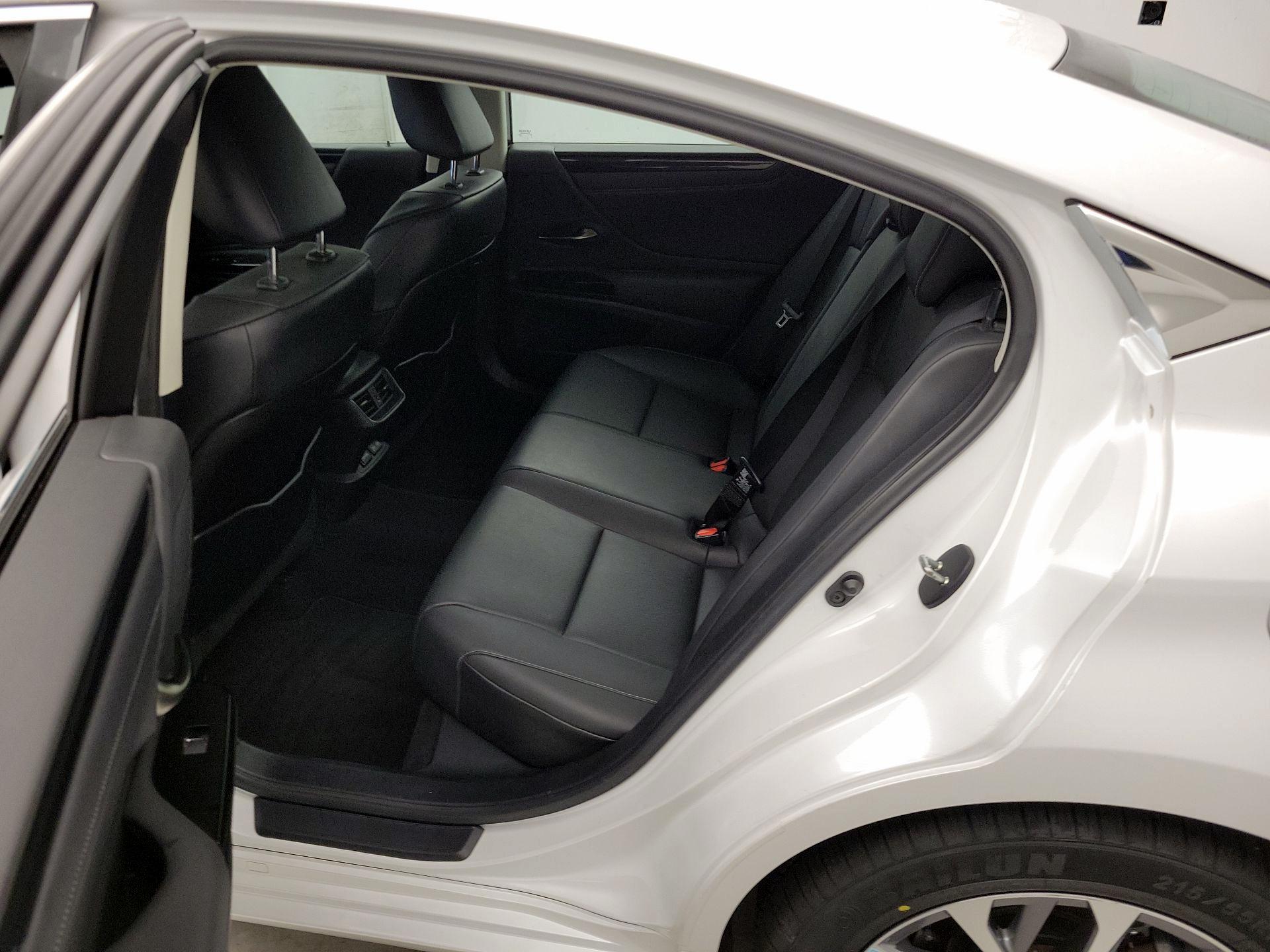 Thumbnail: 2023 Lexus ES - 20