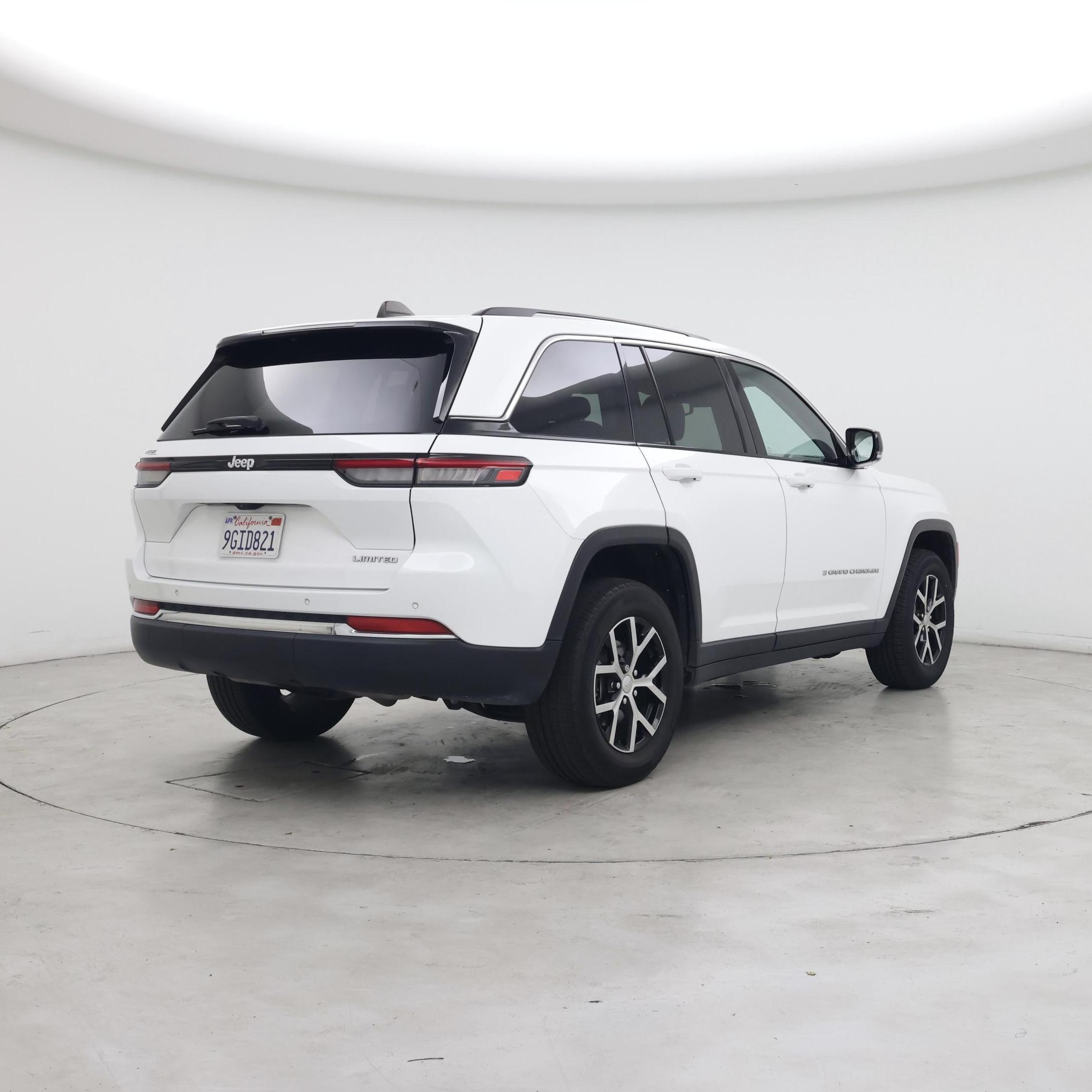 Thumbnail: 2023 Jeep Grand Cherokee - 8