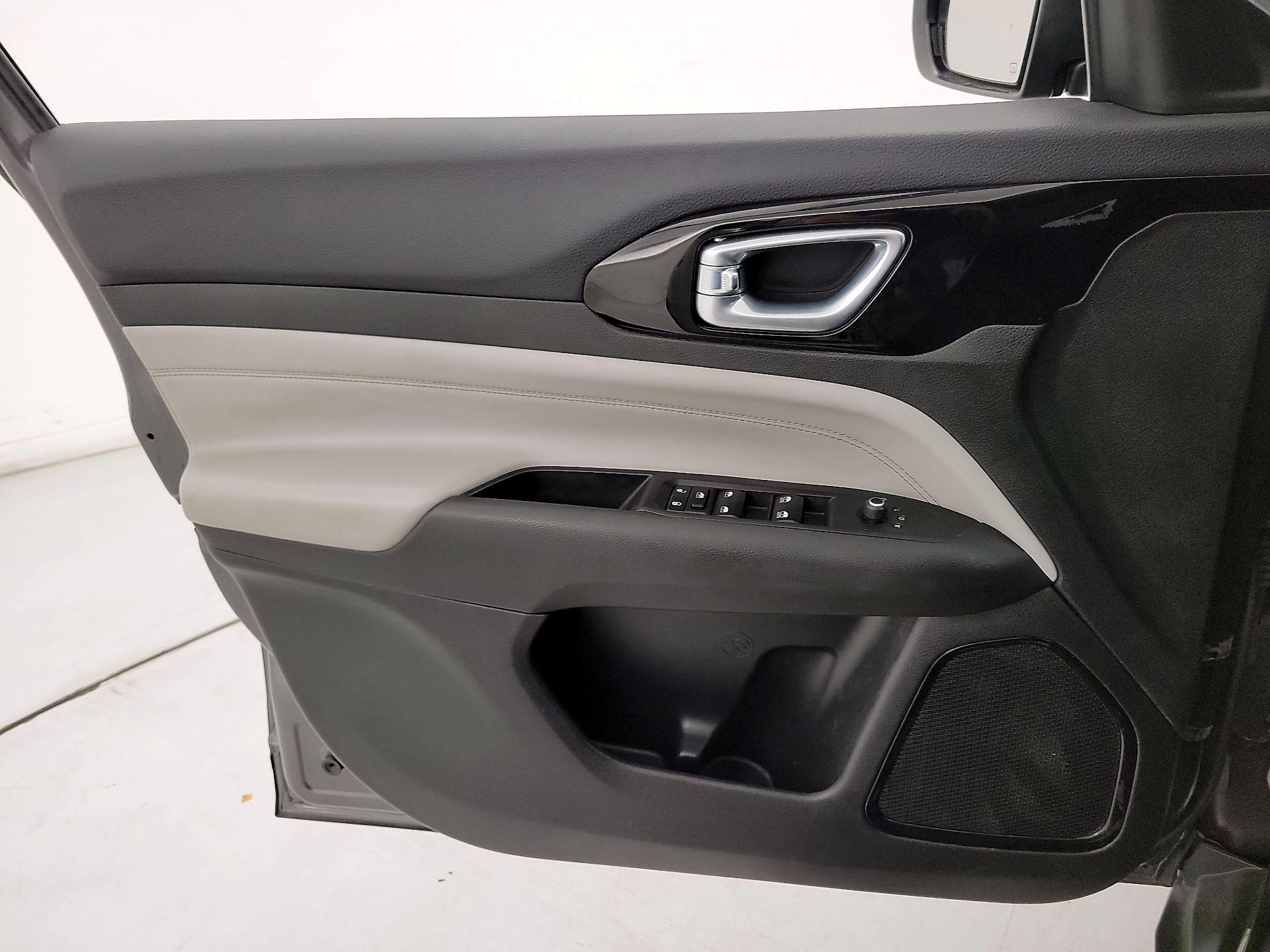 Thumbnail: 2023 Jeep Compass - 12