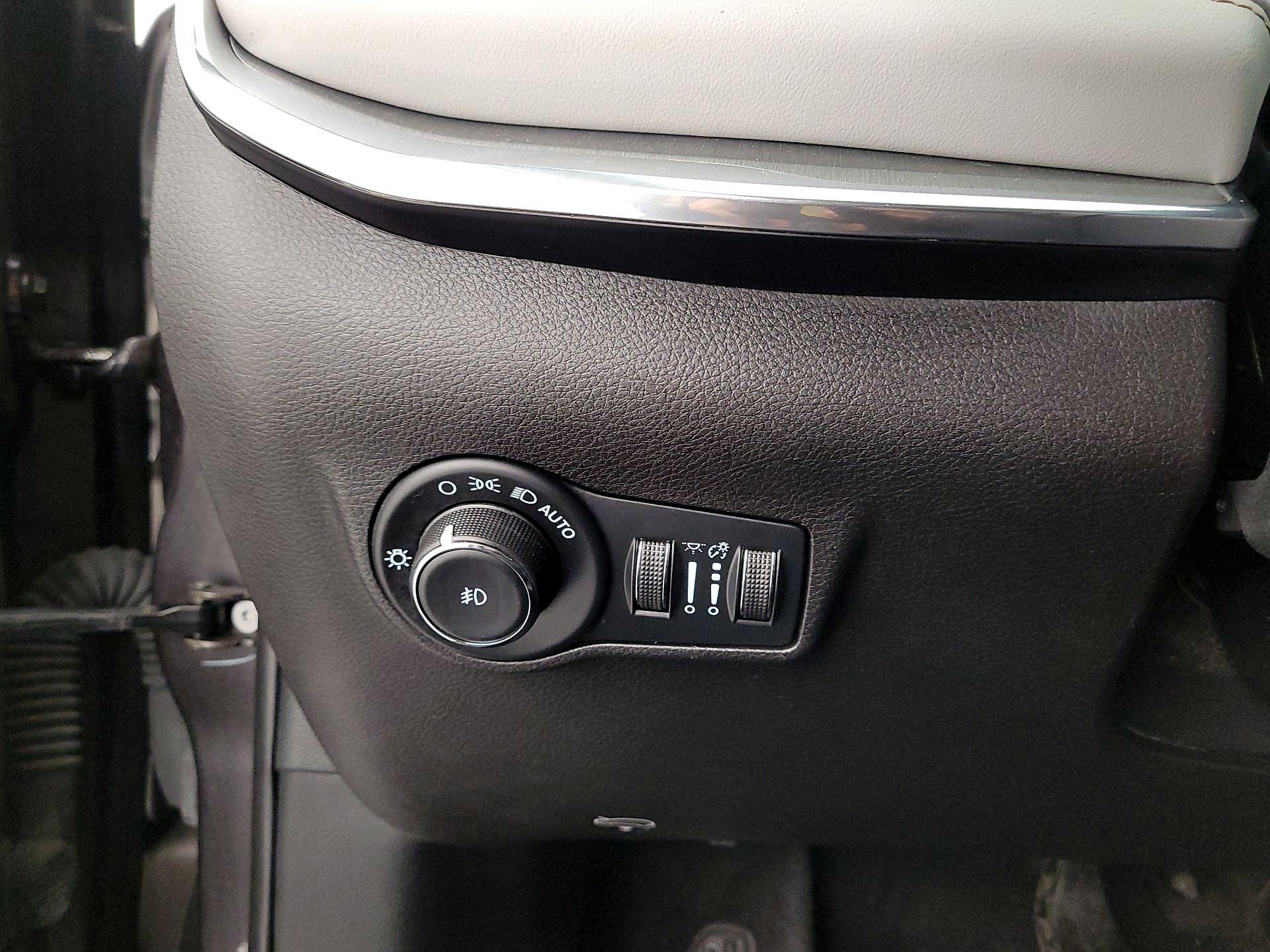 Thumbnail: 2023 Jeep Compass - 13