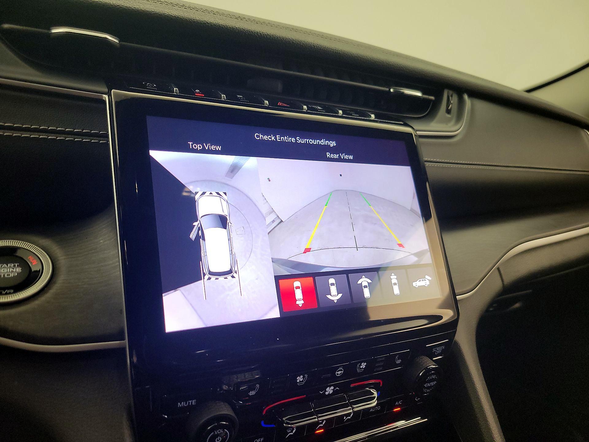 Thumbnail: 2023 Jeep Grand Cherokee - 14