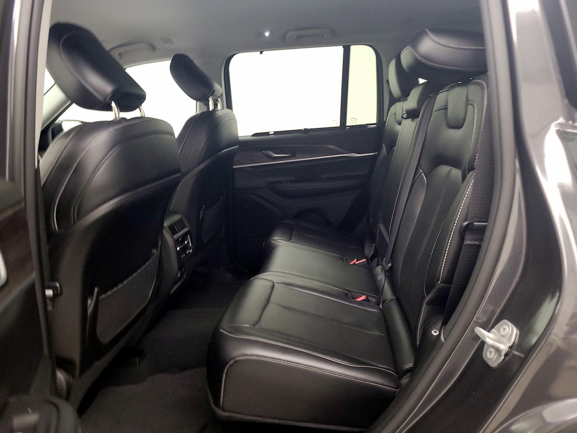 Thumbnail: 2023 Jeep Grand Cherokee - 19