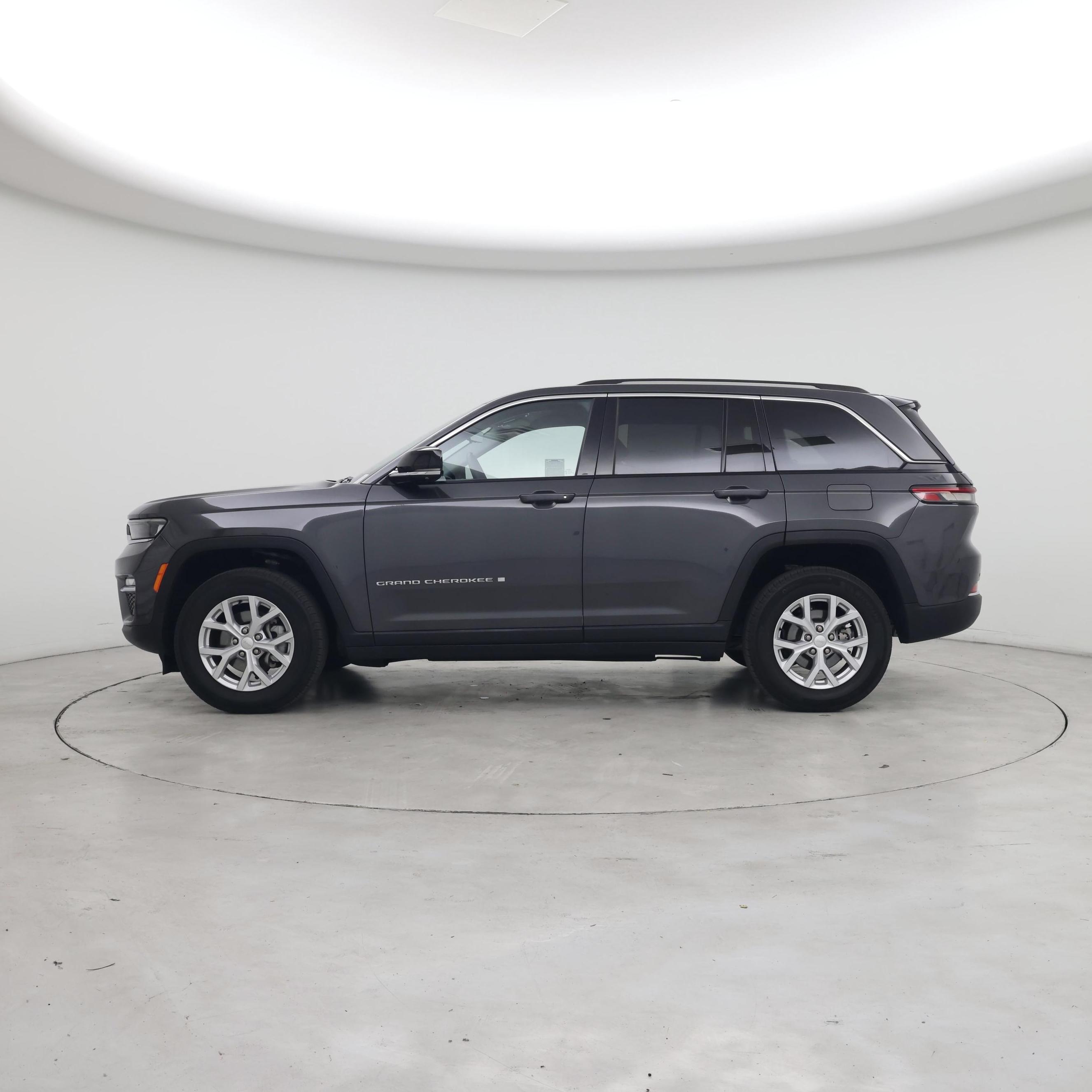 Thumbnail: 2023 Jeep Grand Cherokee - 3