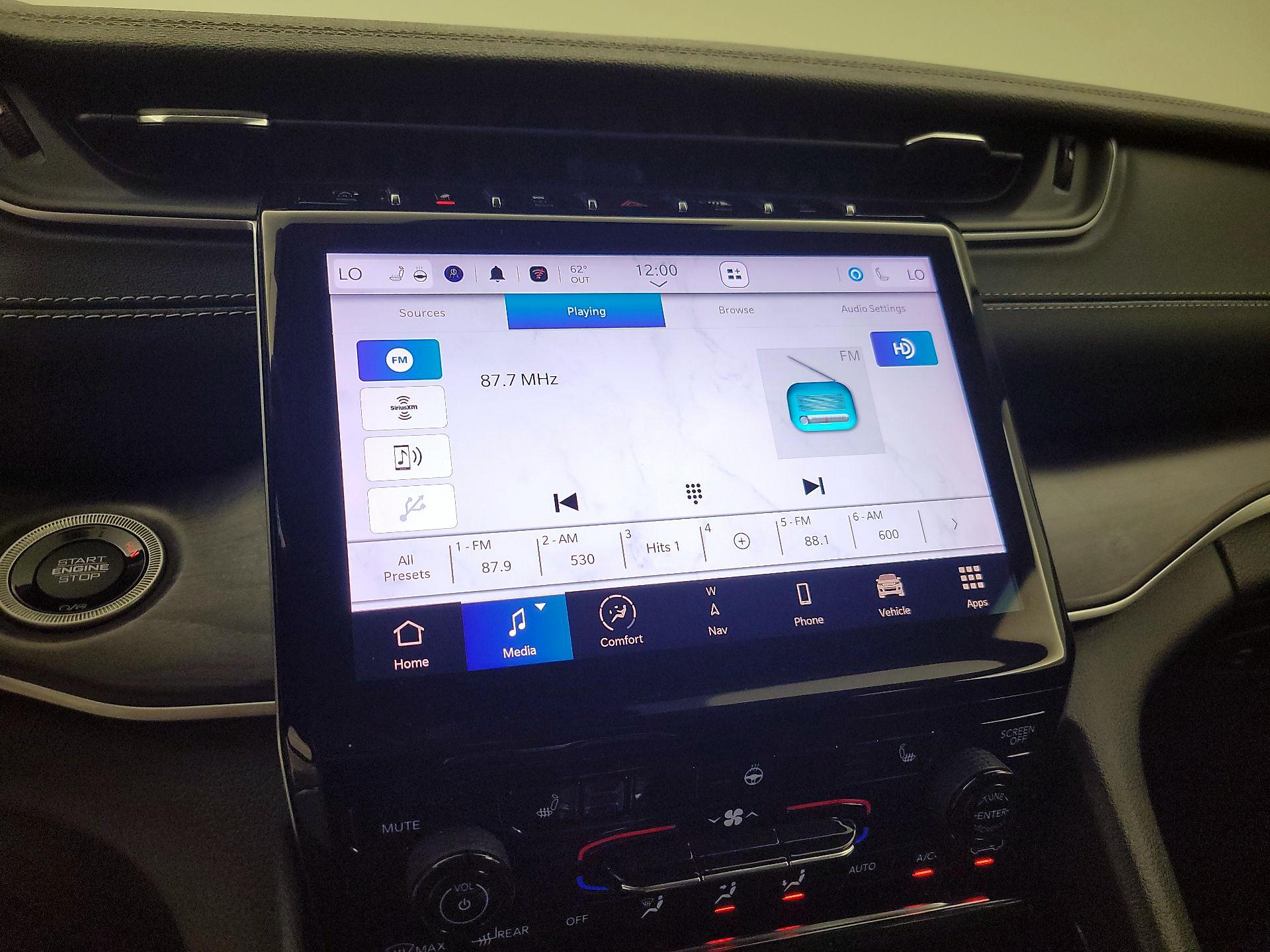 Thumbnail: 2023 Jeep Grand Cherokee - 16