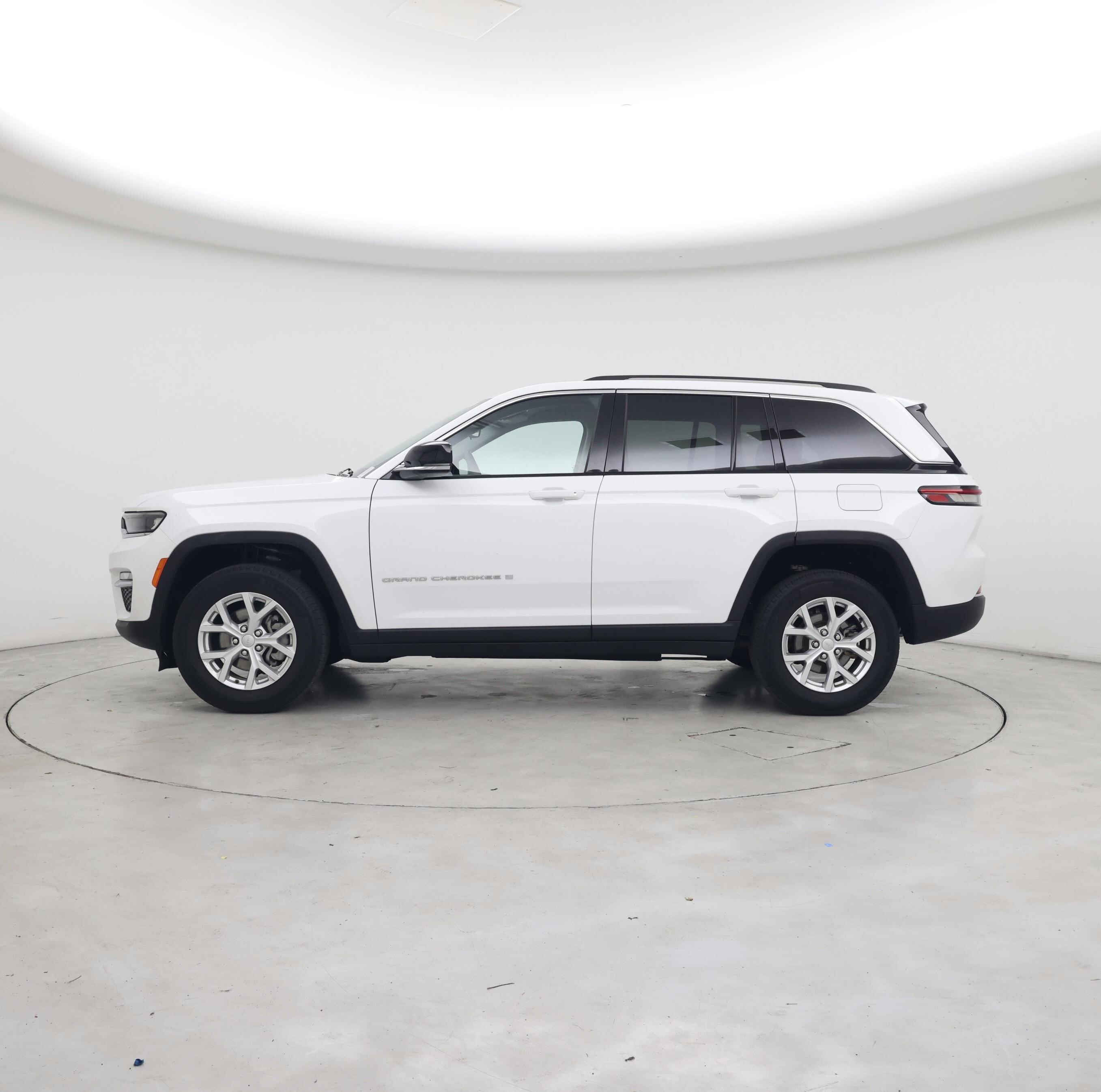 Thumbnail: 2023 Jeep Grand Cherokee - 3