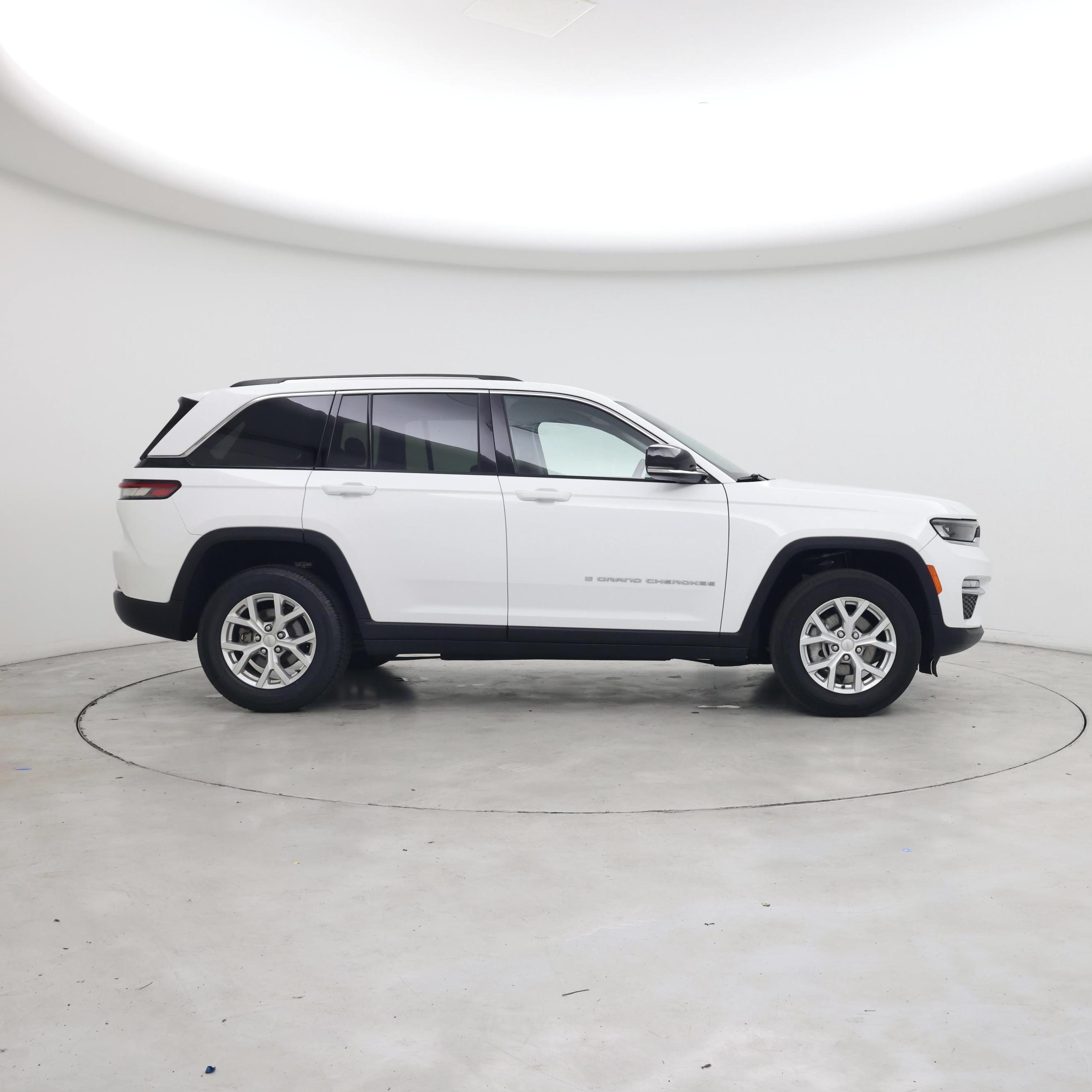 Thumbnail: 2023 Jeep Grand Cherokee - 7