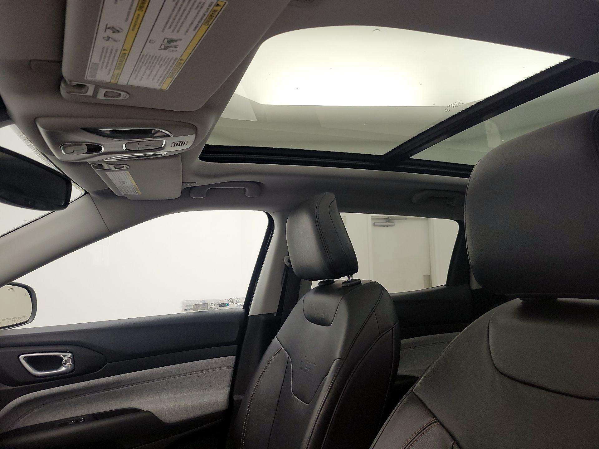 Thumbnail: 2022 Jeep Compass - 19