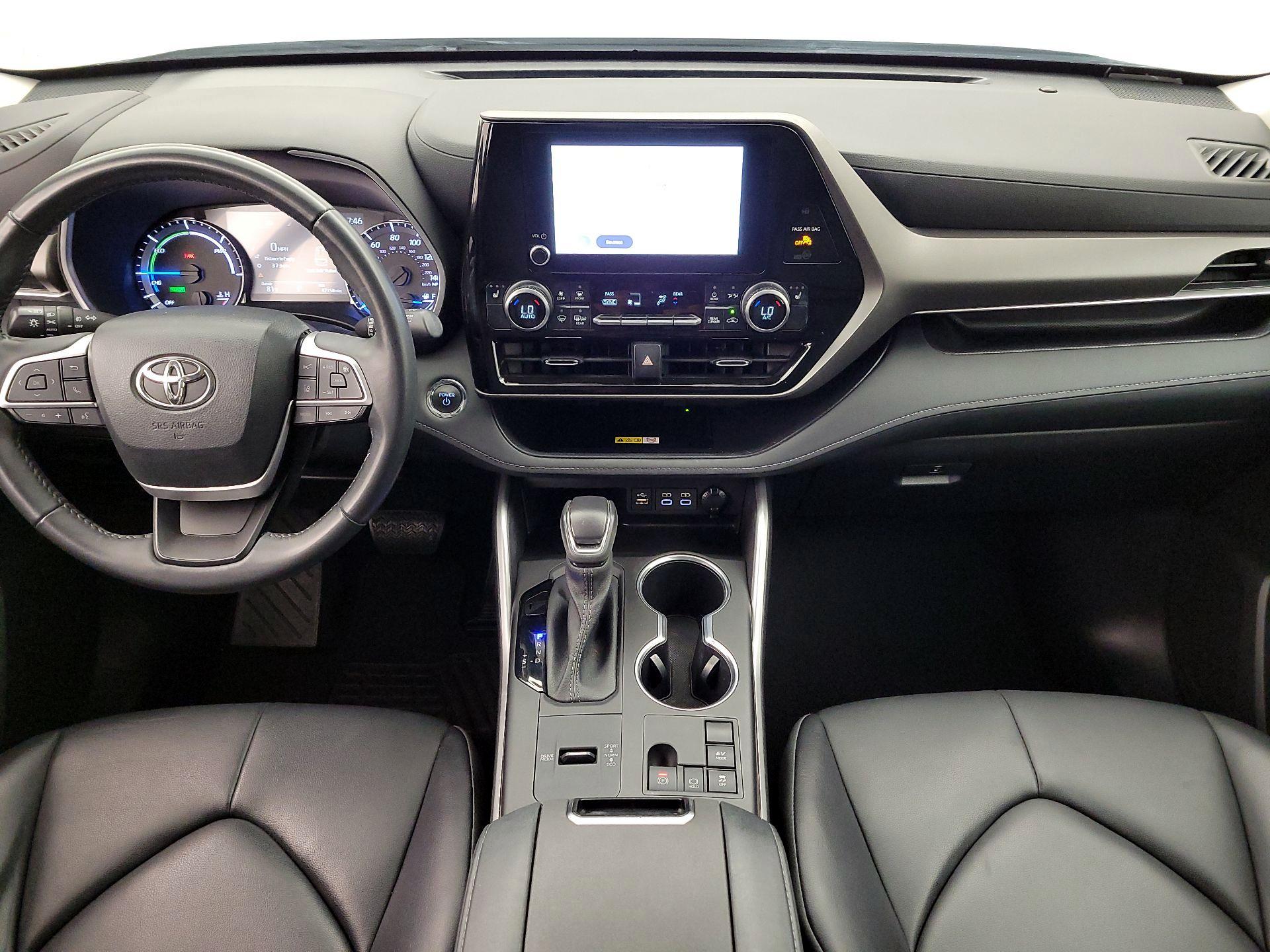 Thumbnail: 2023 Toyota Highlander - 9