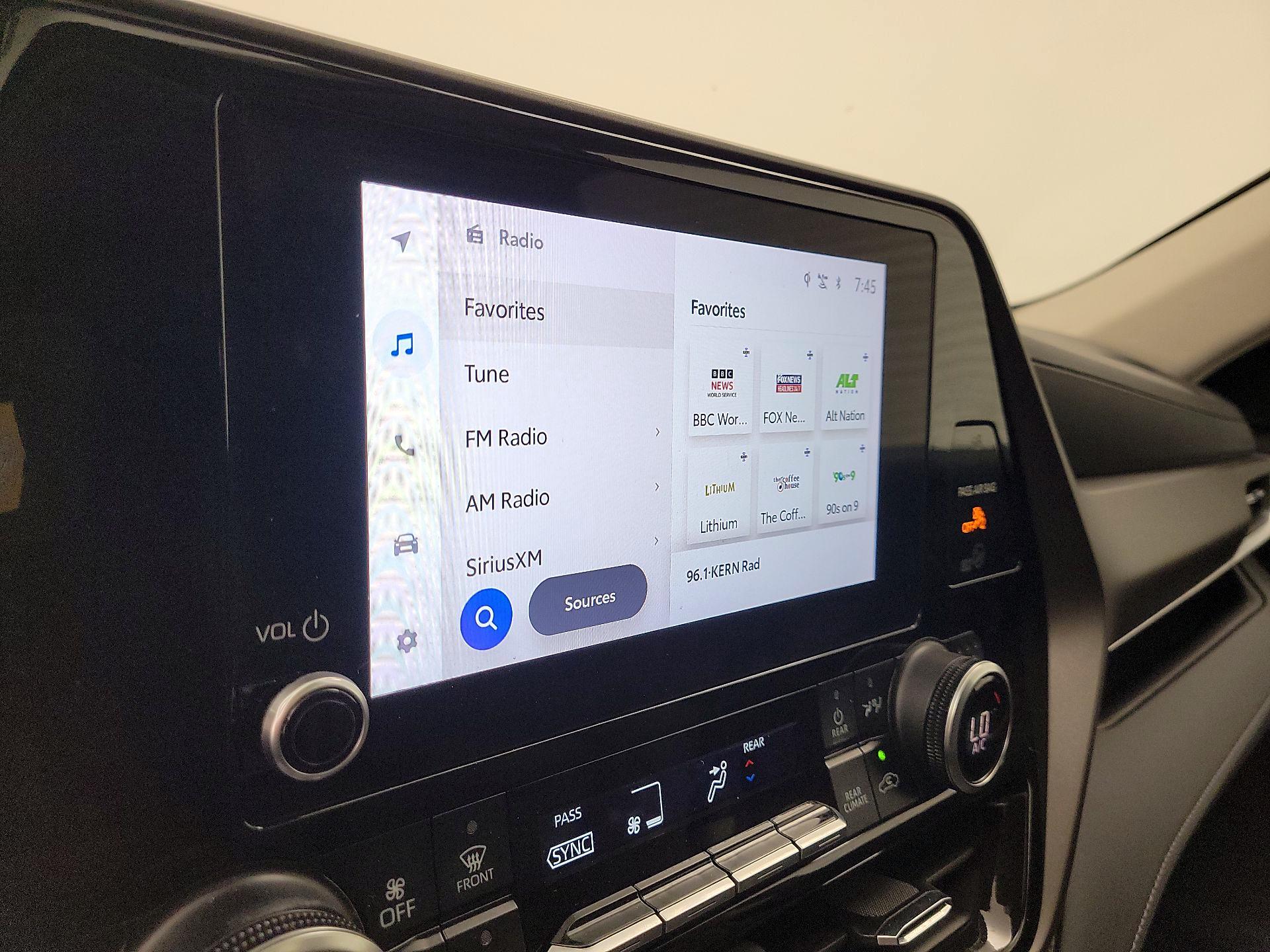 Thumbnail: 2023 Toyota Highlander - 15