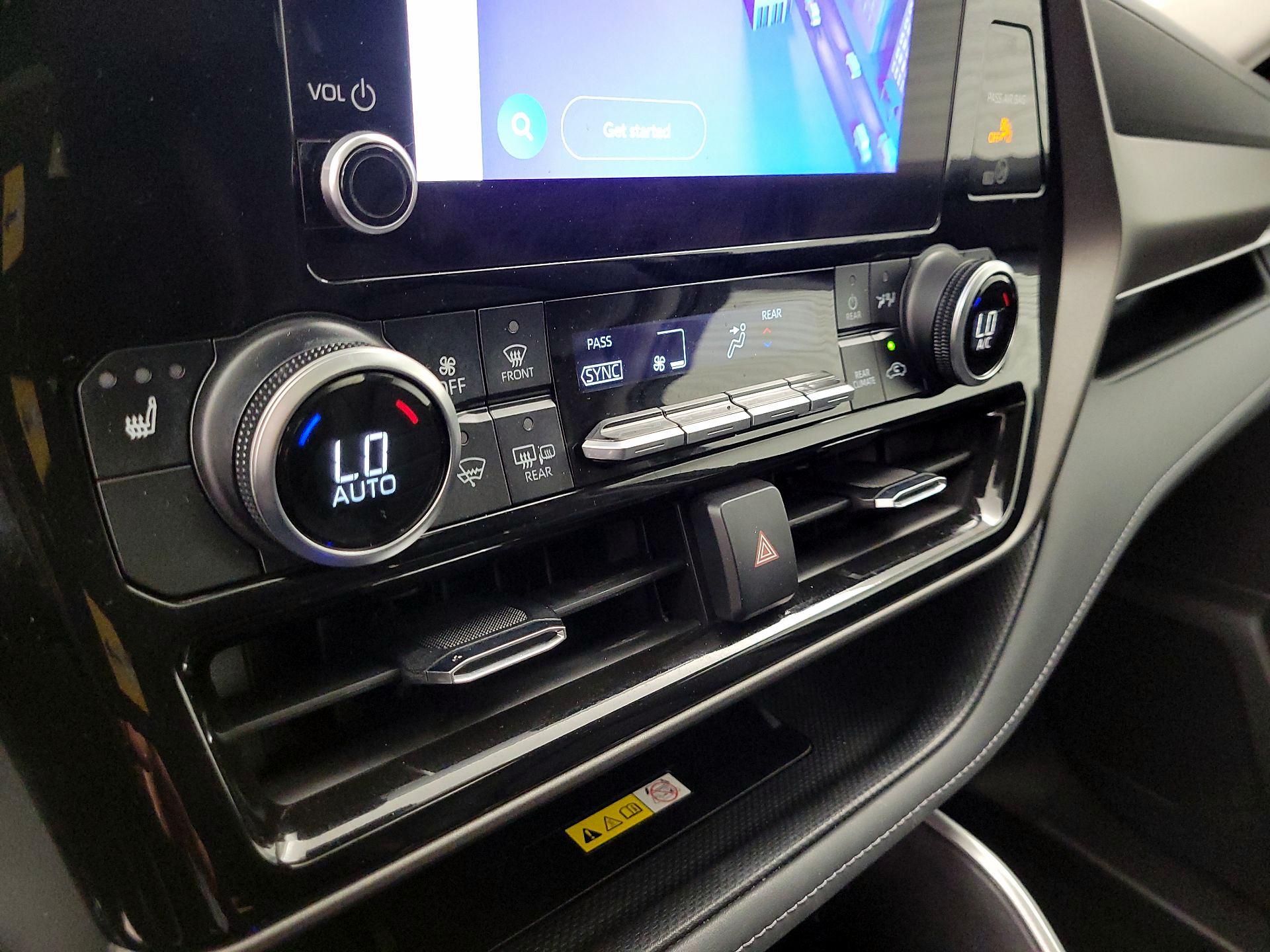 Thumbnail: 2023 Toyota Highlander - 16